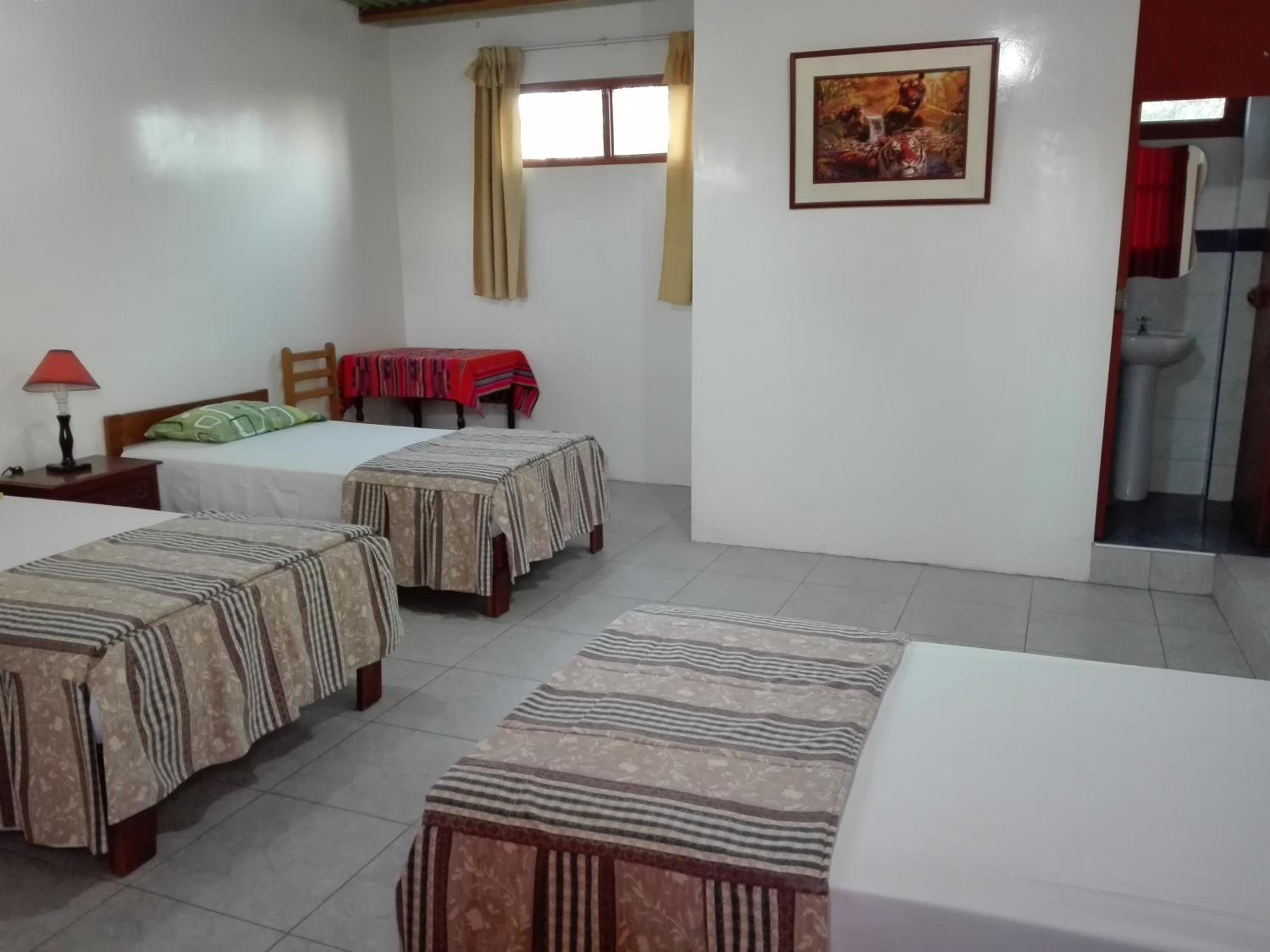 Economy Triple Room photo 3