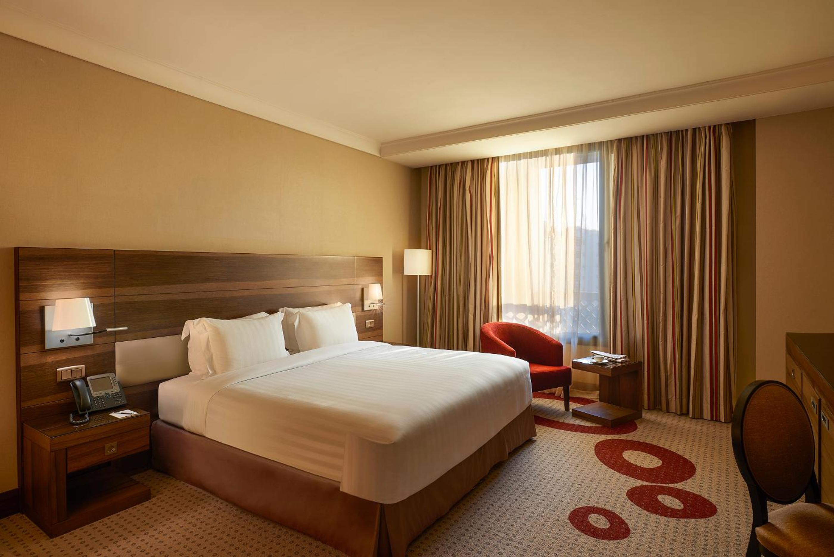 Junior Suite (Nonsmoking)