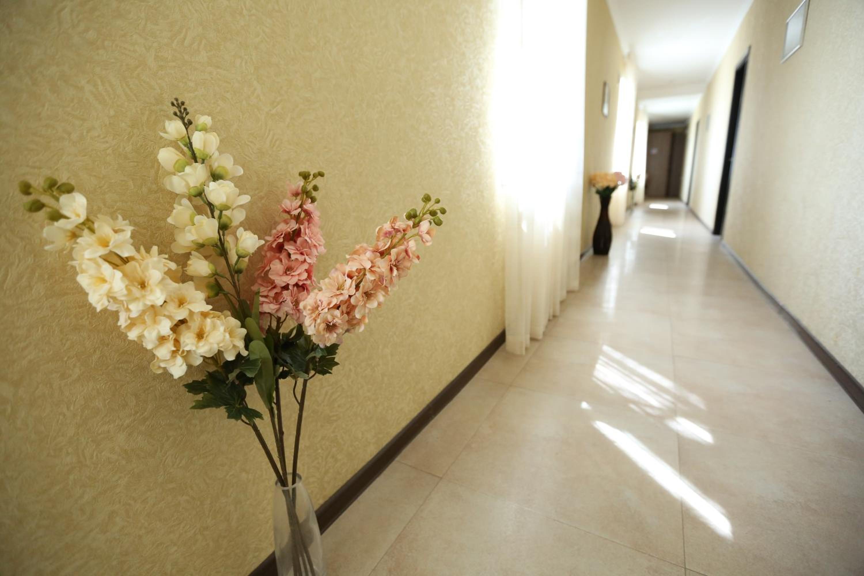 Family Room with Bathroom photo 2