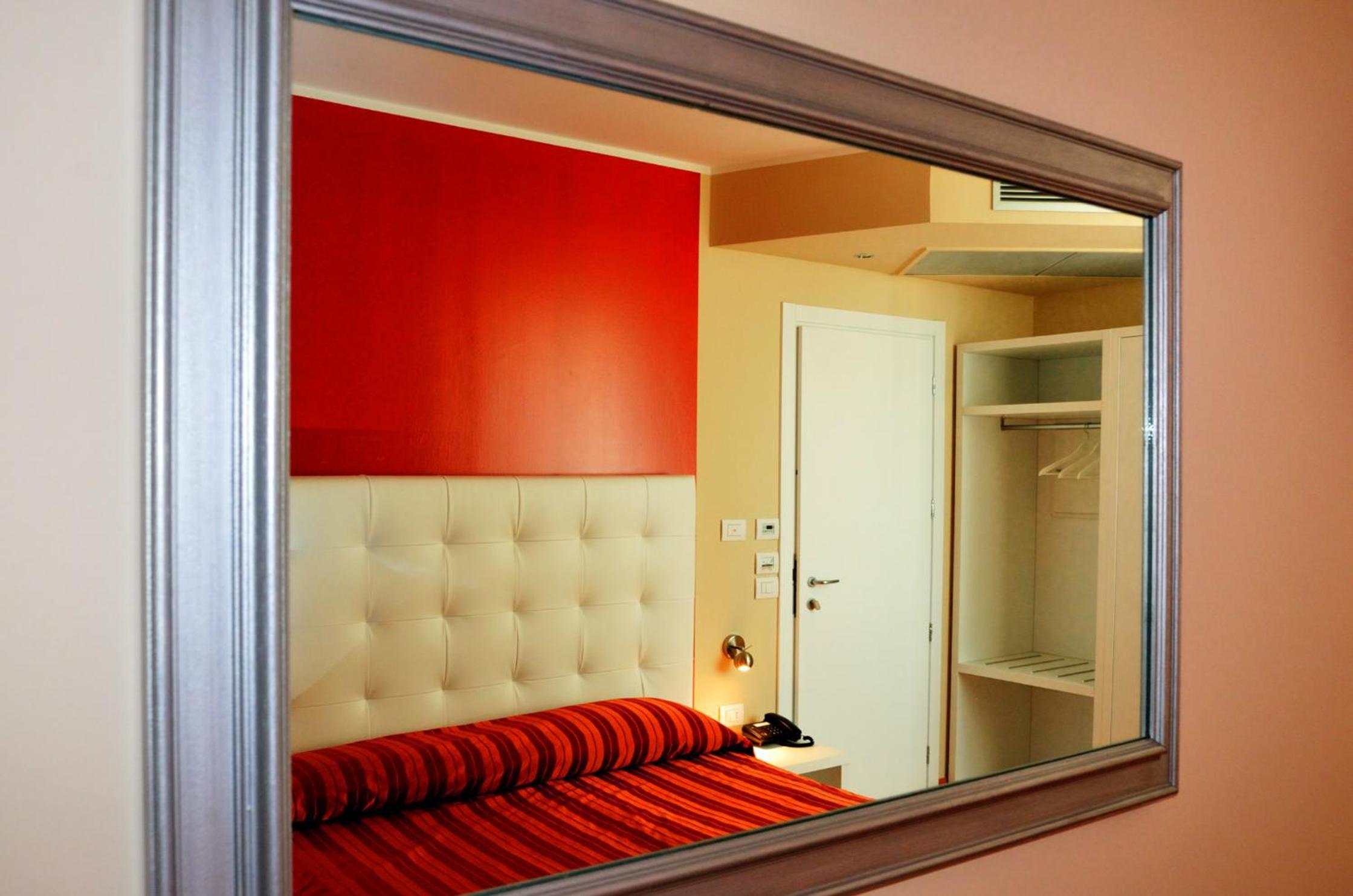 Superior Double or Twin Room - Photo 4