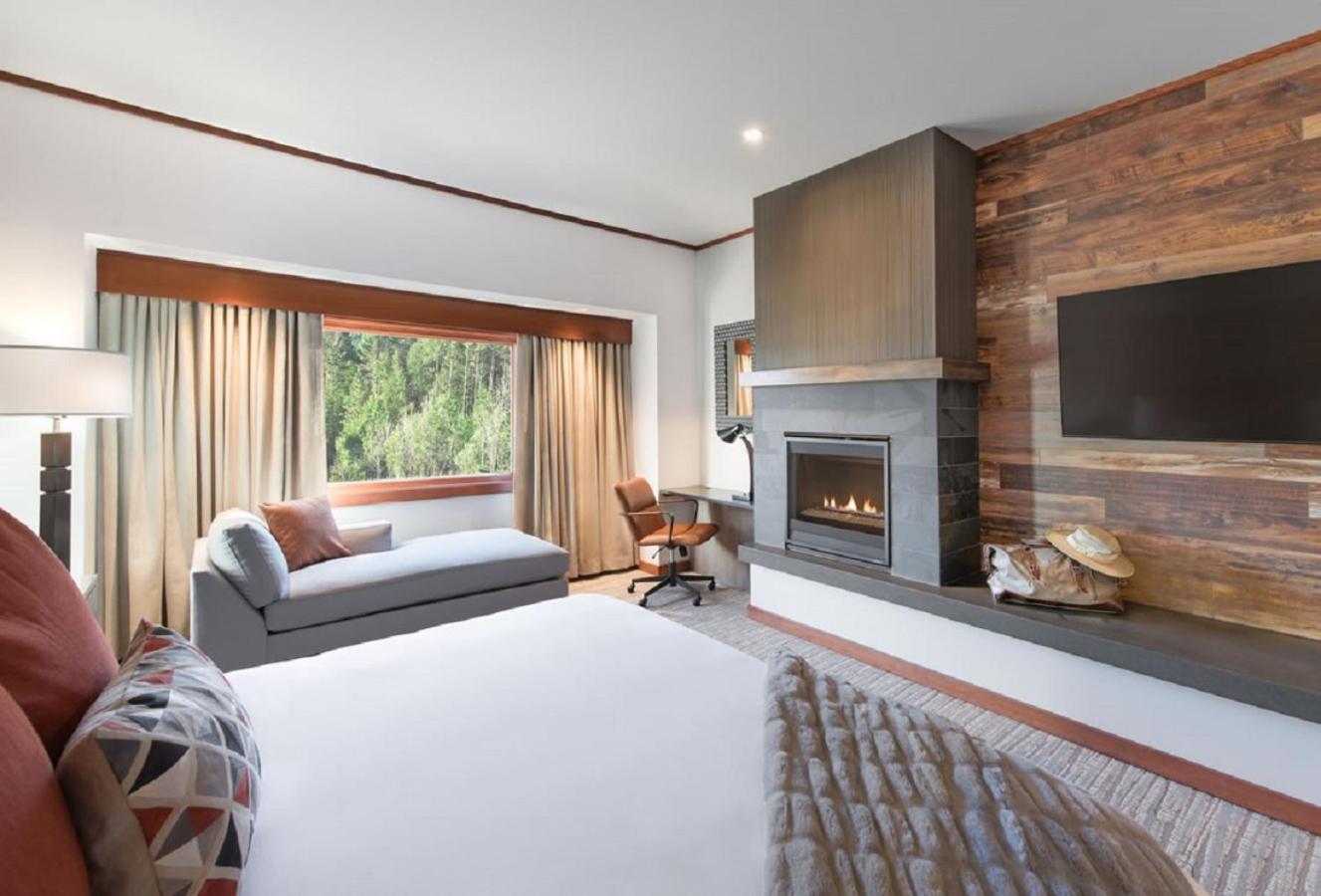 Queen Room with River View