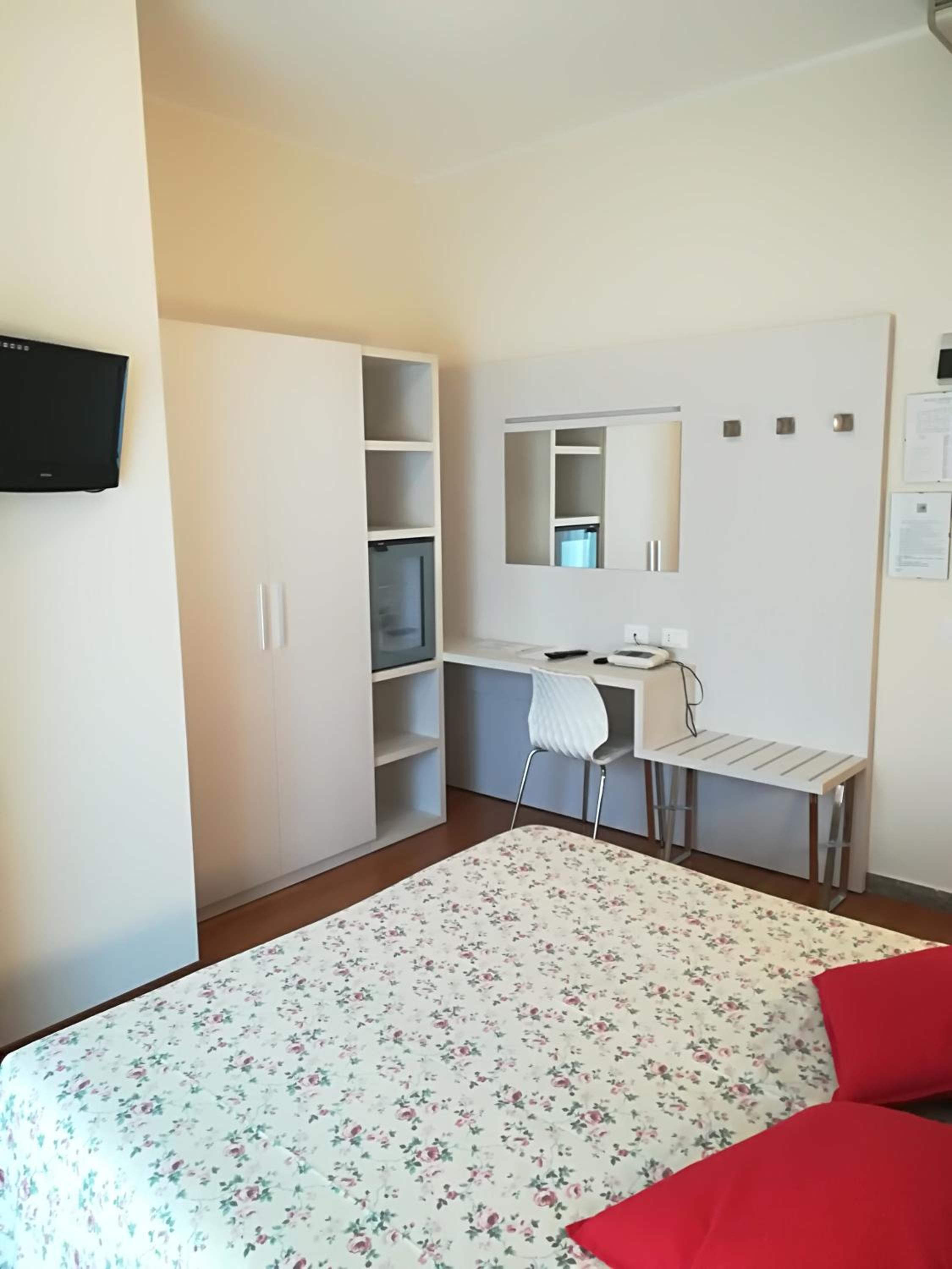 Superior Suite - Photo 5