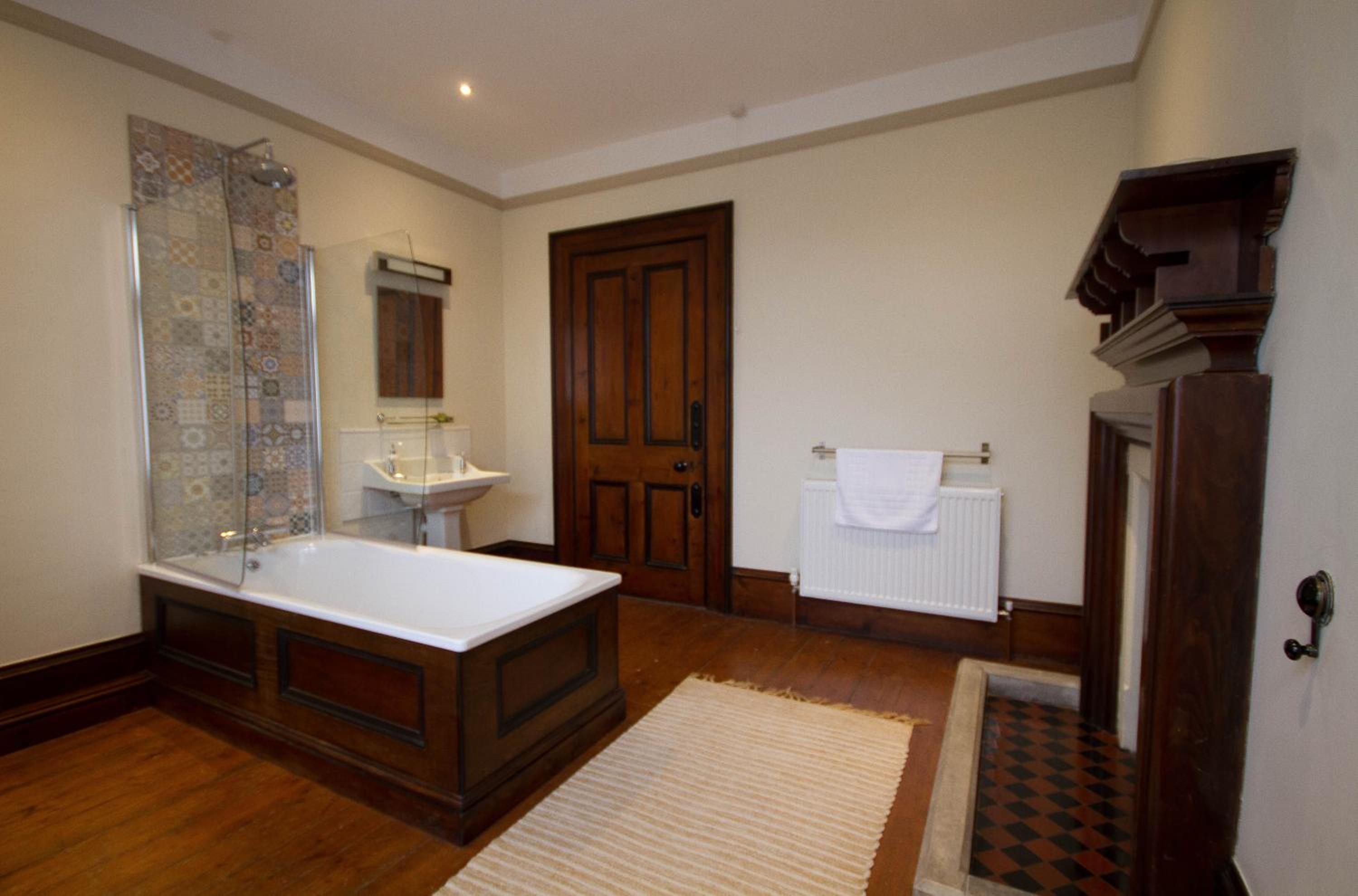 Deluxe King Room photo 3