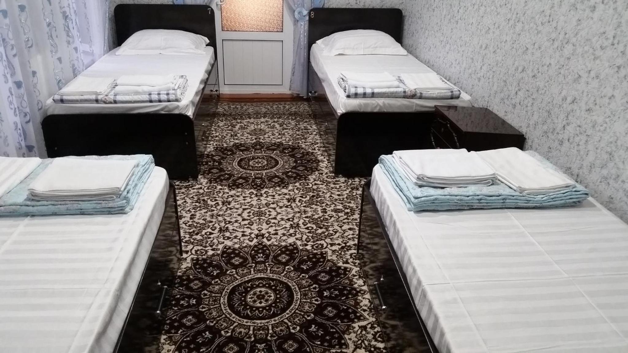 Economy Quadruple Room with Shared Bathroom photo 1