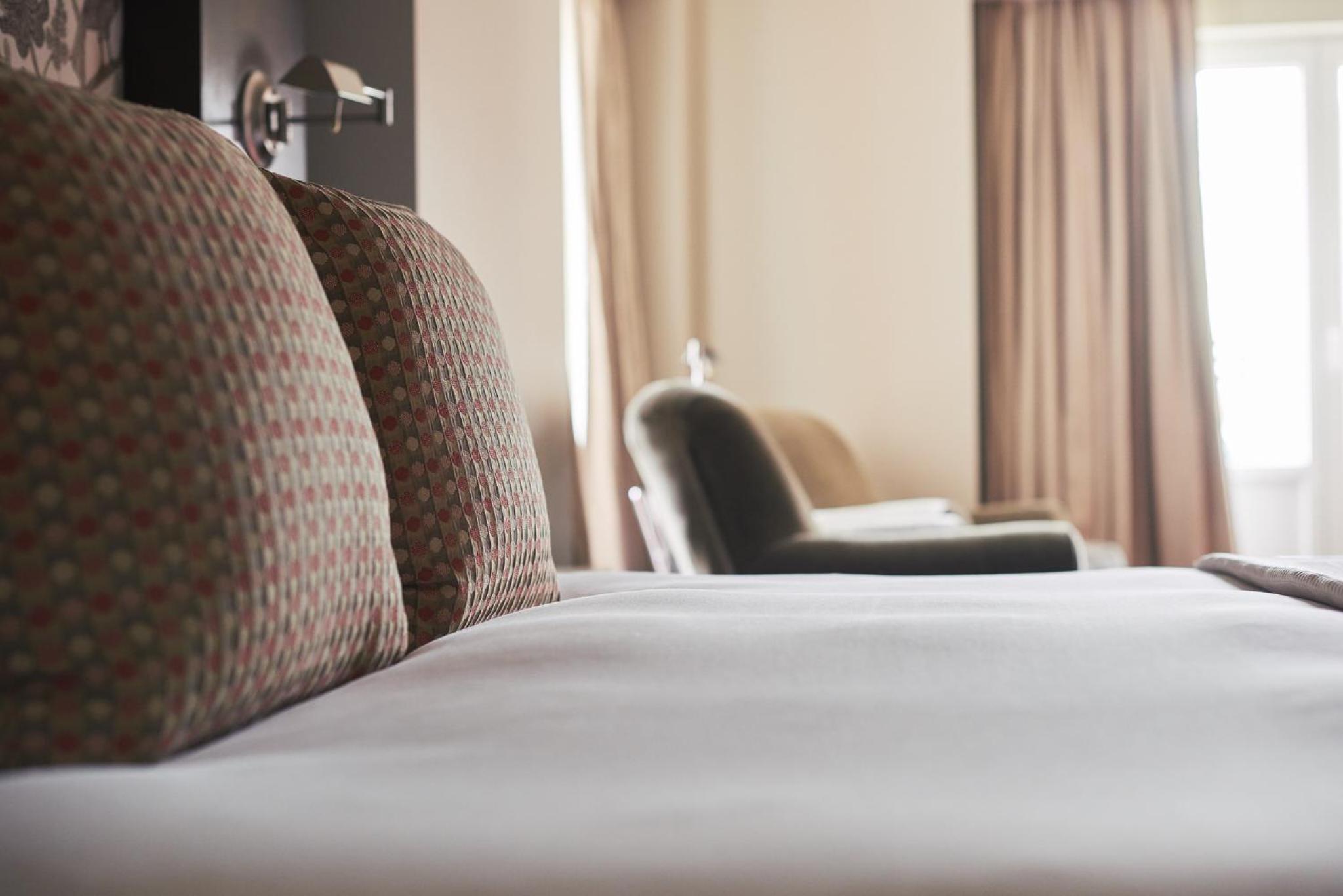 Luxury King Room - Photo 8
