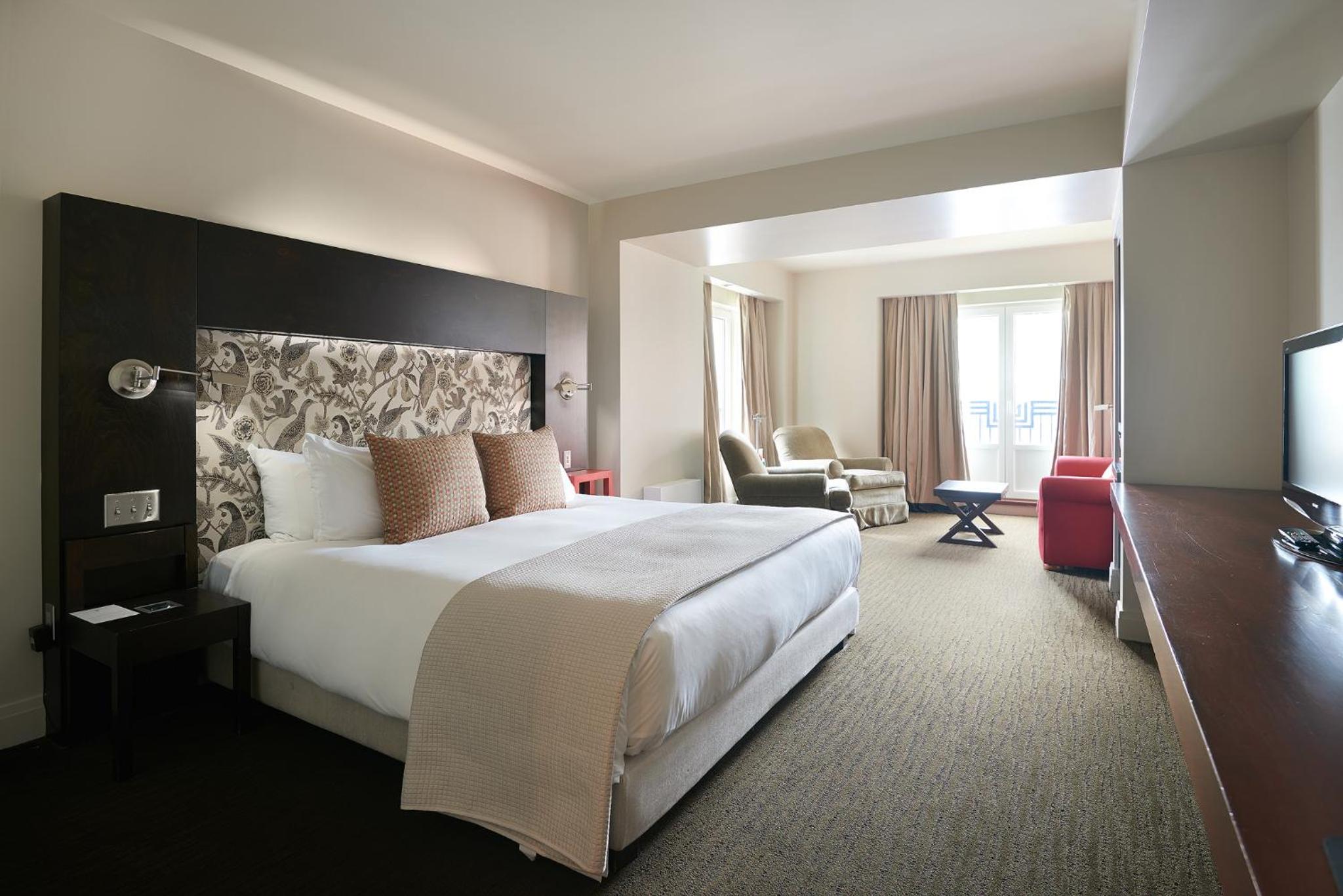 Luxury King Room - Photo 6