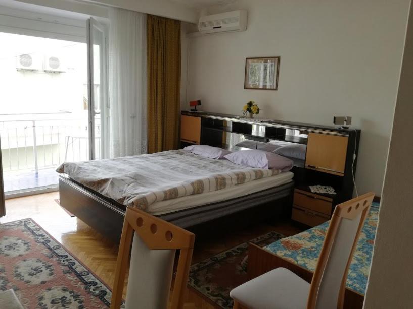 Studio Apartment photo 1