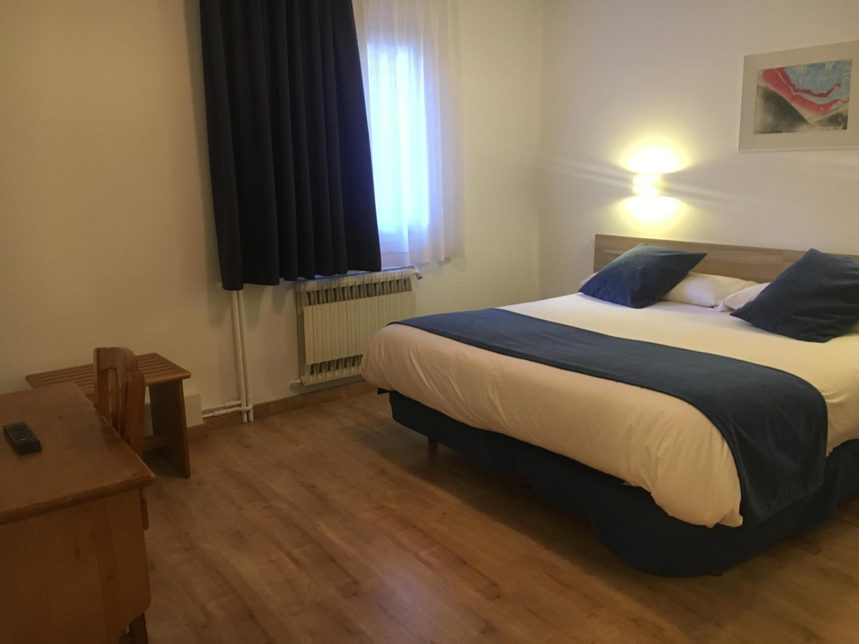 Double Room - Photo 7