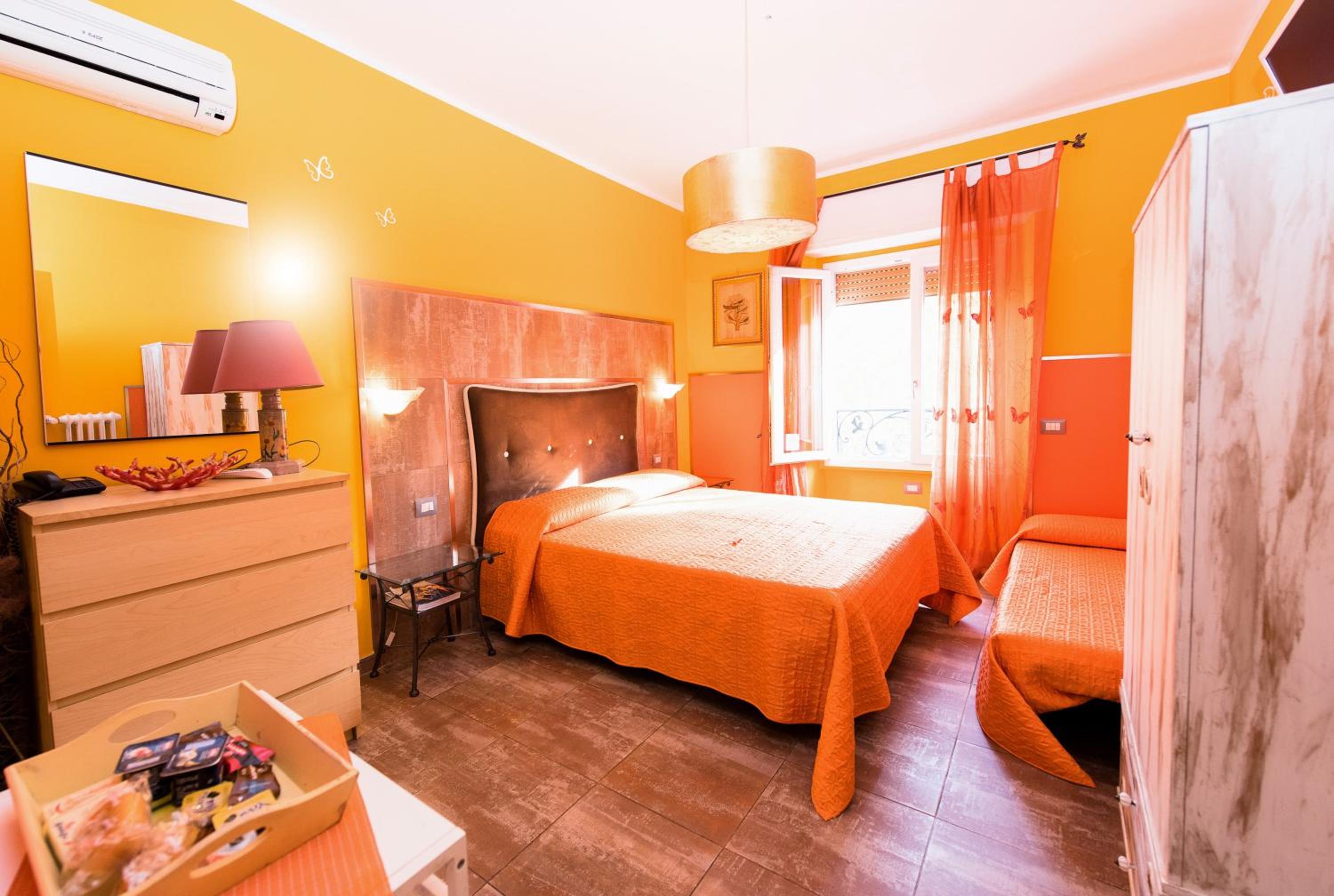 Triple Room with Private Bathroom