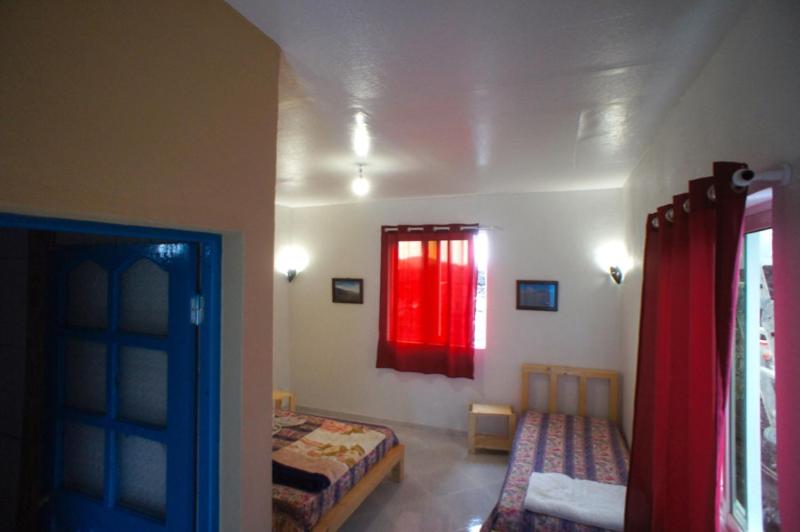 Basic Triple Room photo 3