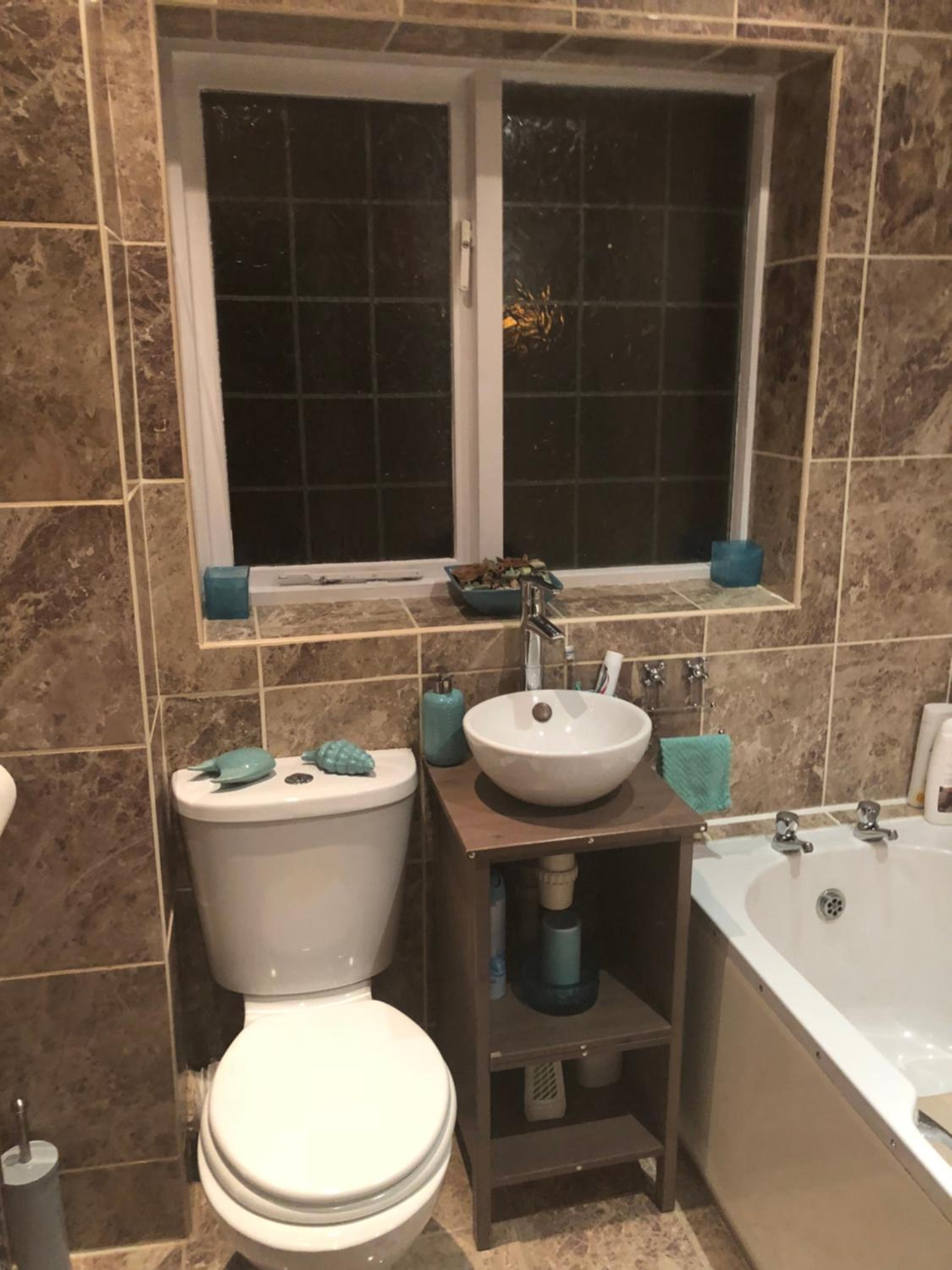 Two-Bedroom House - Photo 24