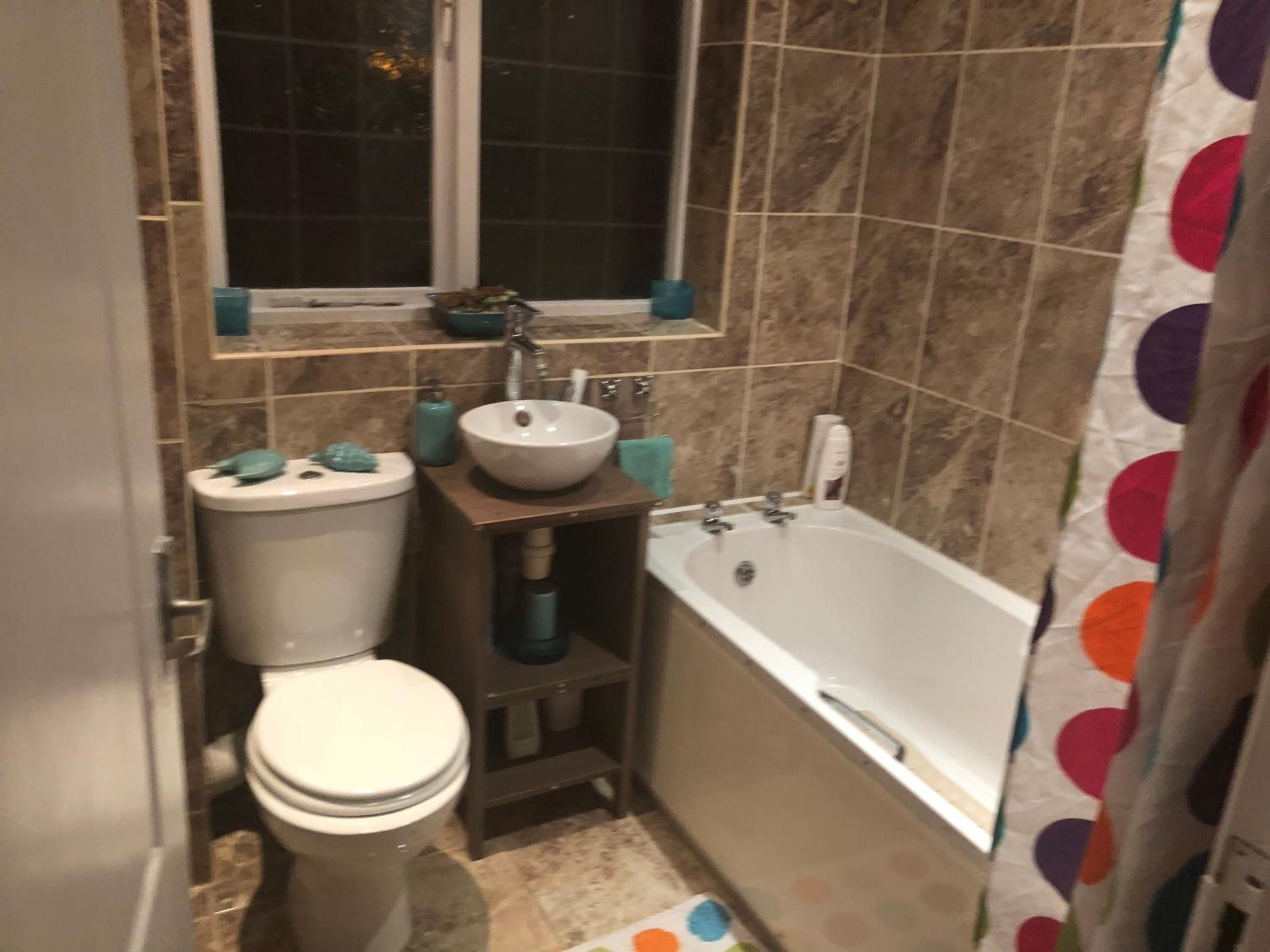 Two-Bedroom House - Photo 23