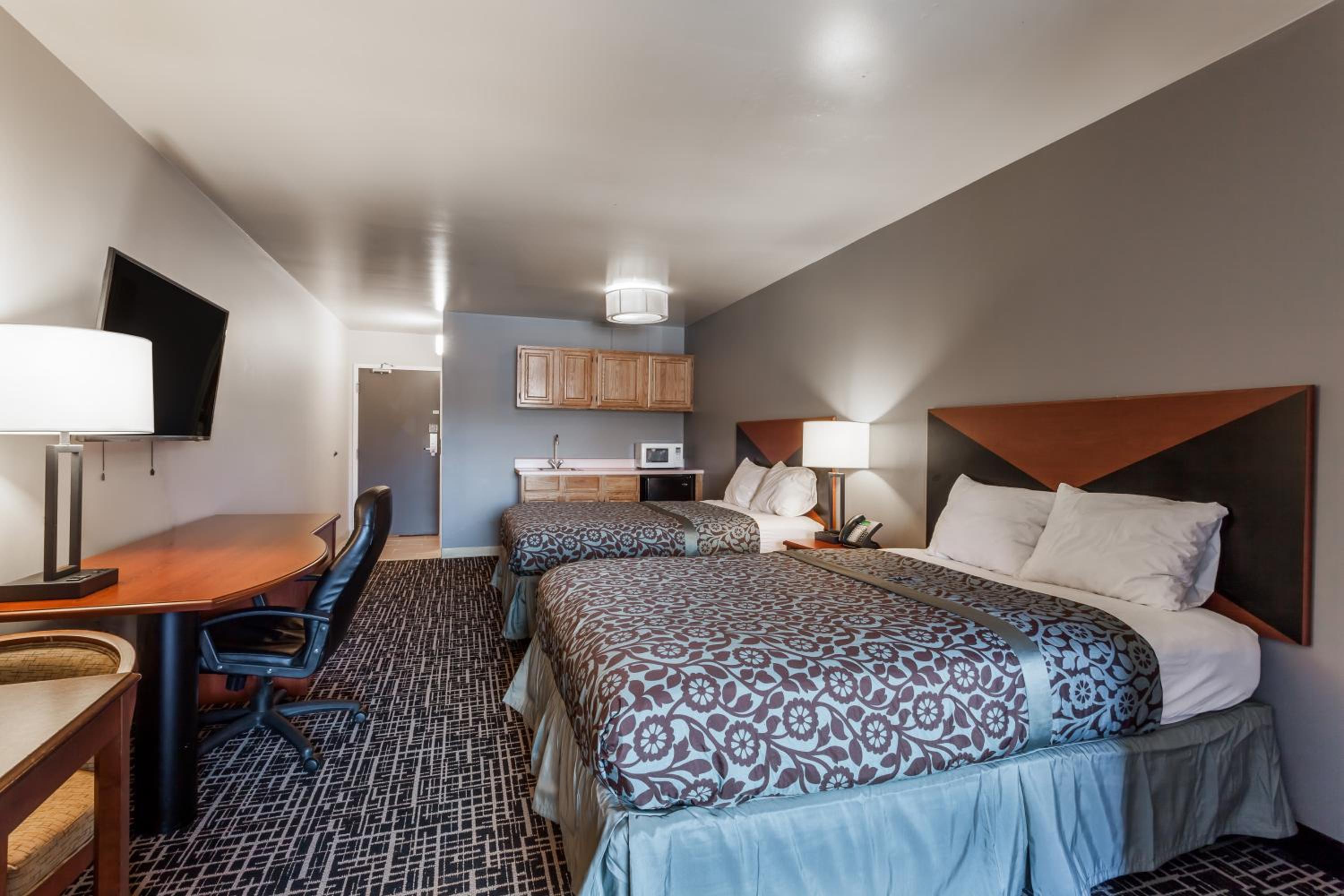 Studio Queen Suite with Two Queen Beds - Non-Smoking - Photo 4