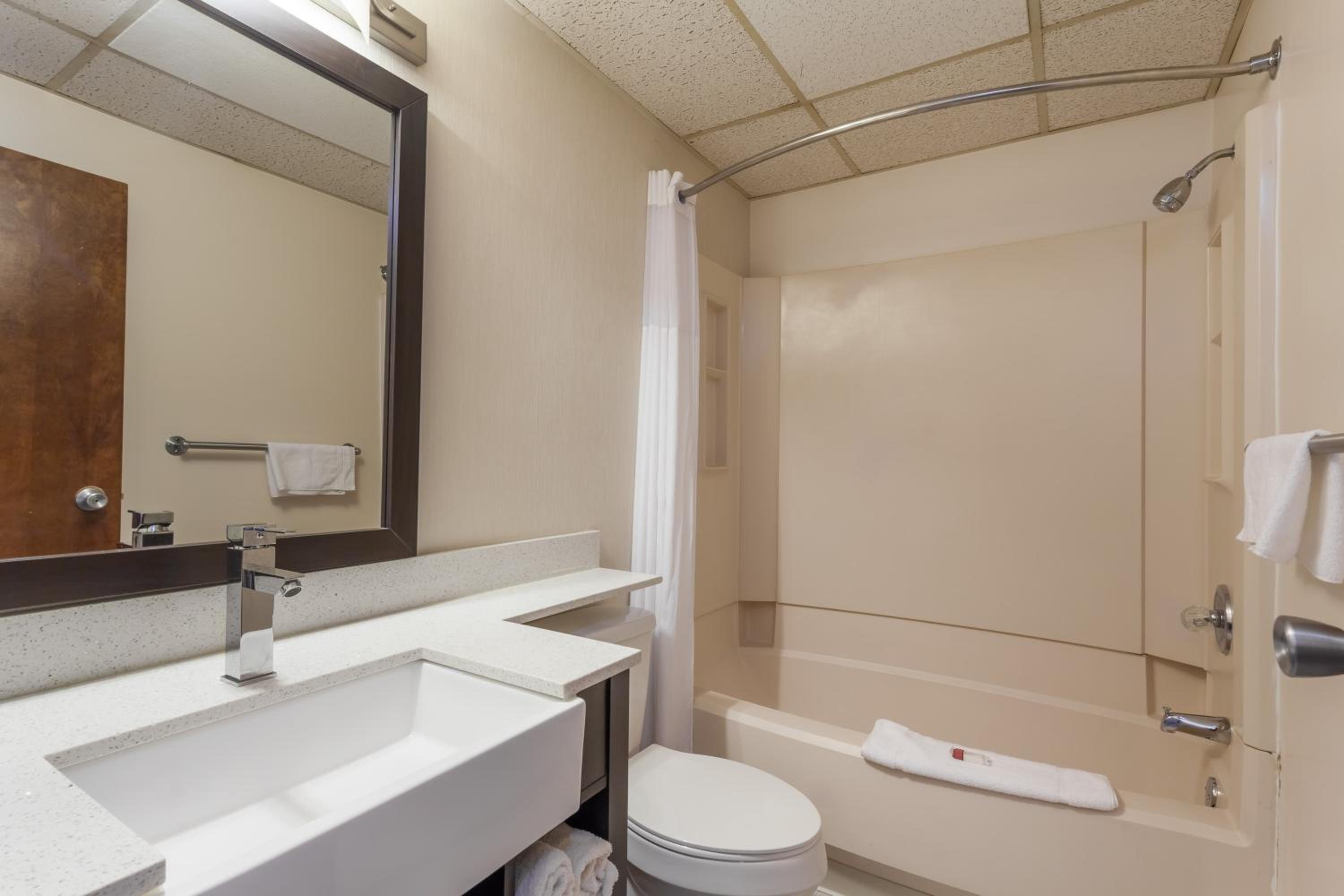 King Room - Non-Smoking - Photo 2