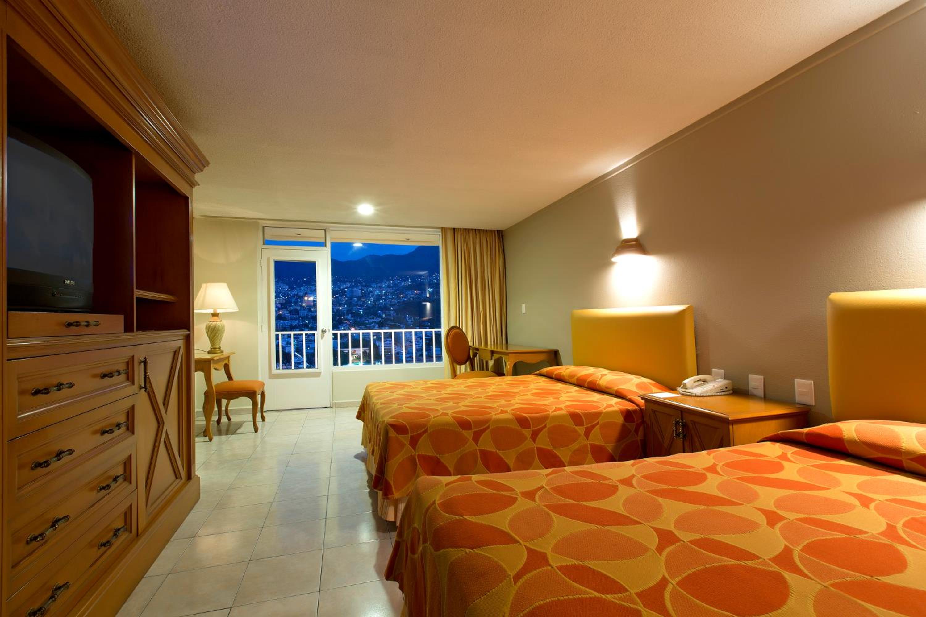 Double Room with Two Double Beds Mountain View - Photo 1