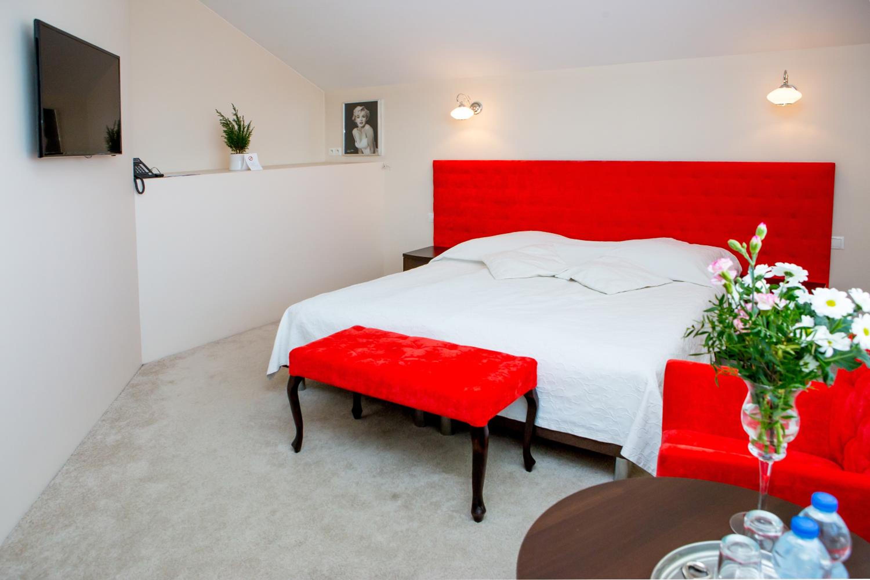 Double Room with Bath - Photo 1