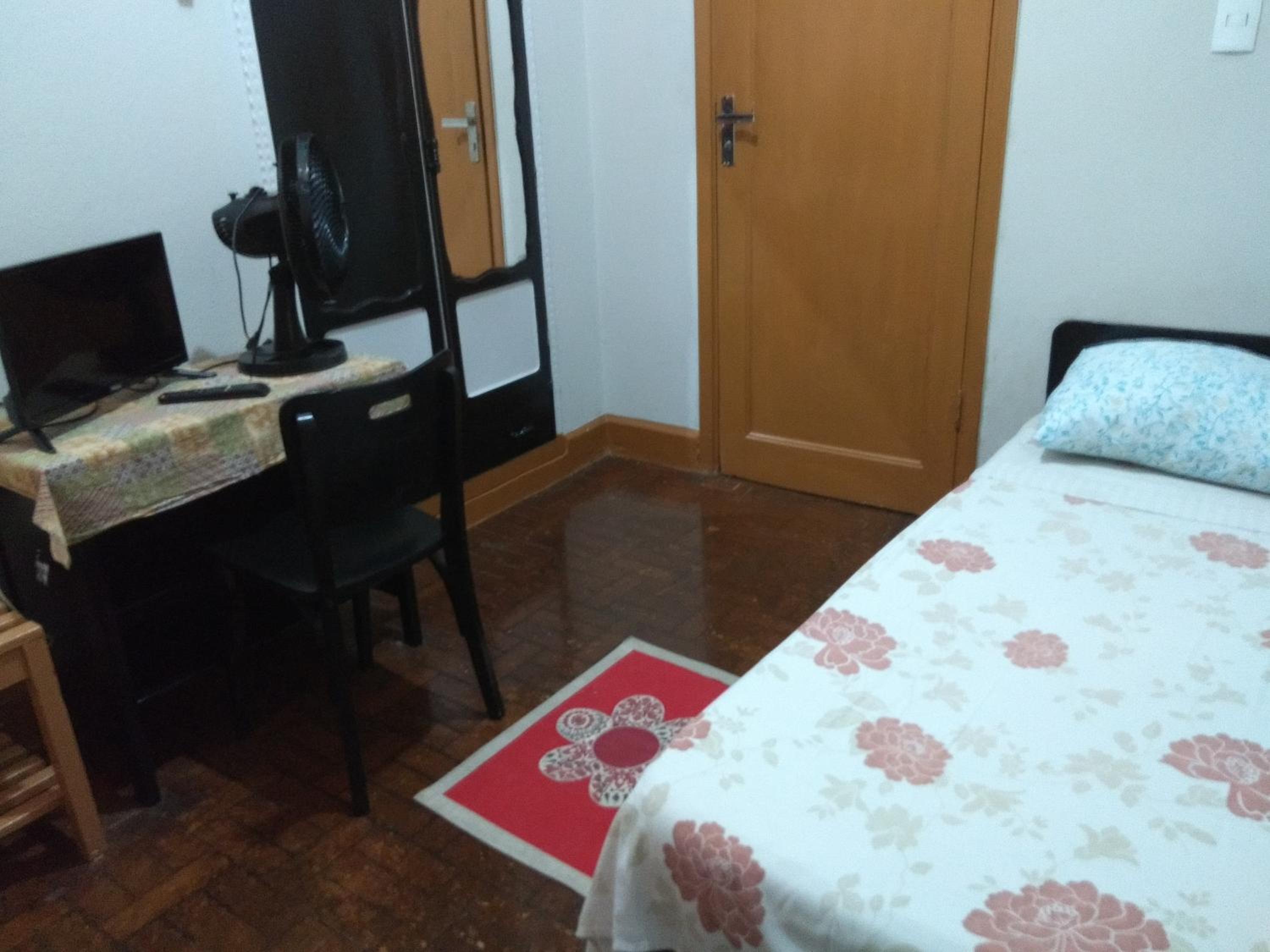 Single Room with Shared Bathroom