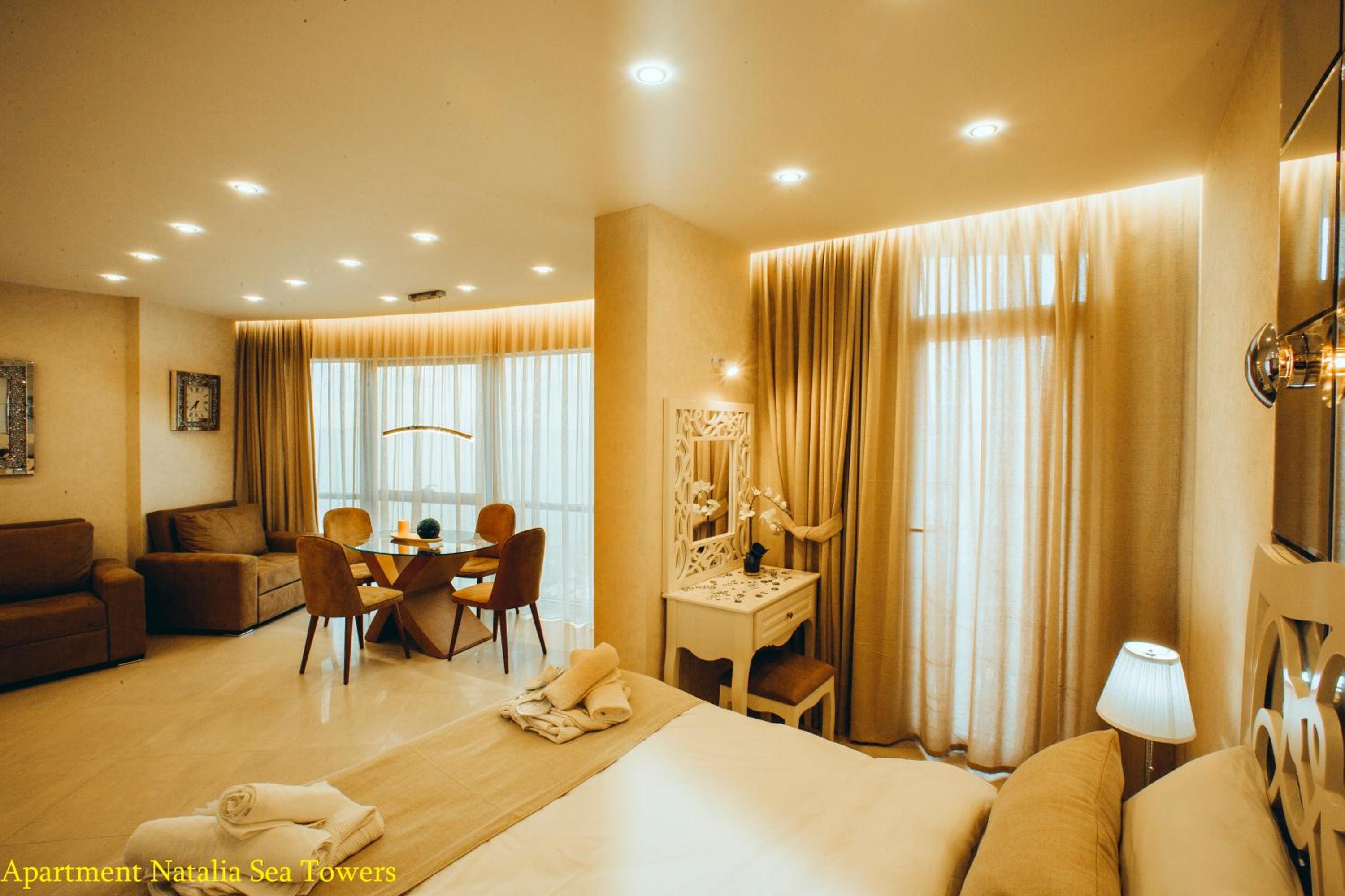 Deluxe Suite with Sea View