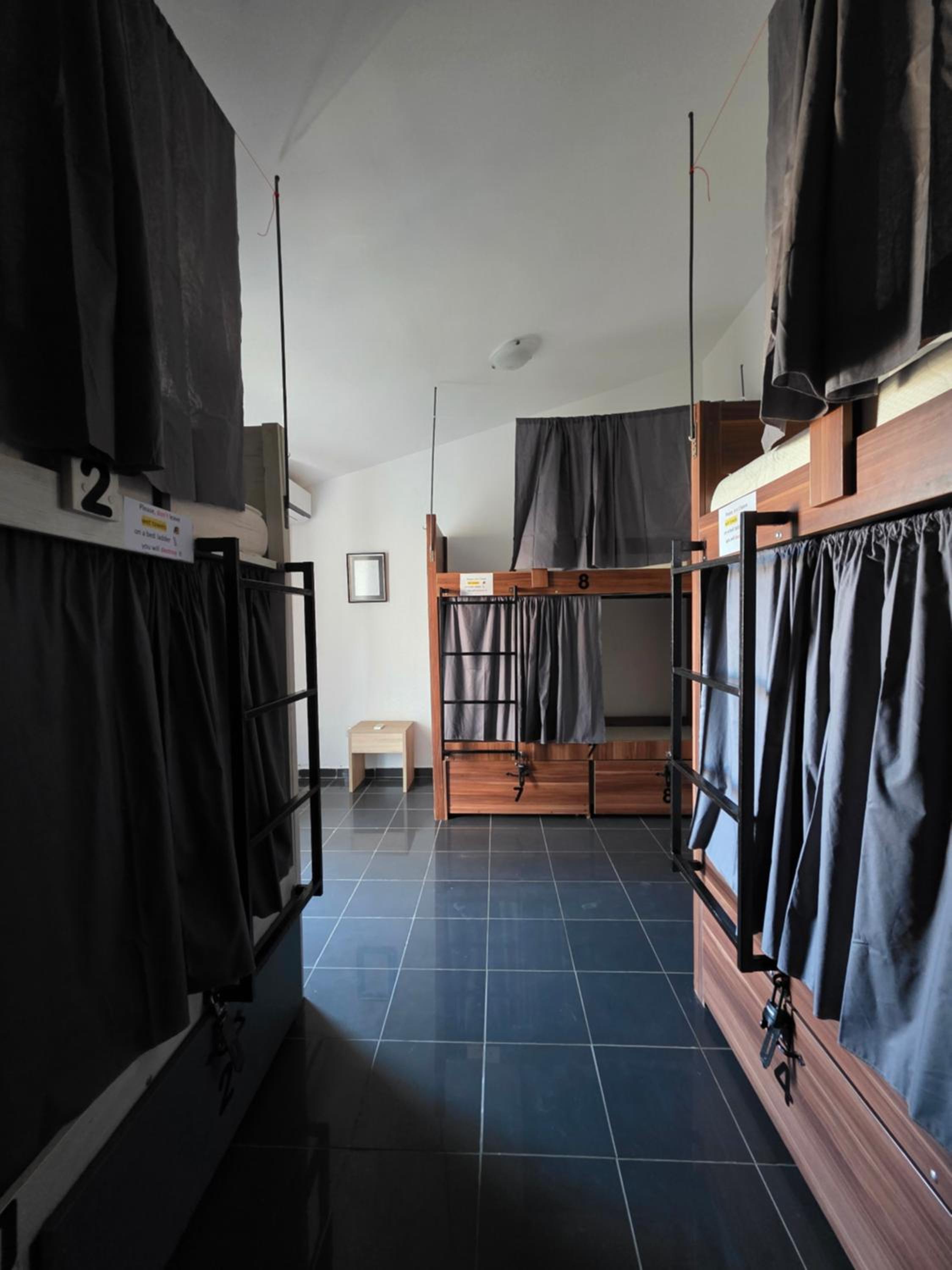 10-Bed Mixed Dormitory Room
