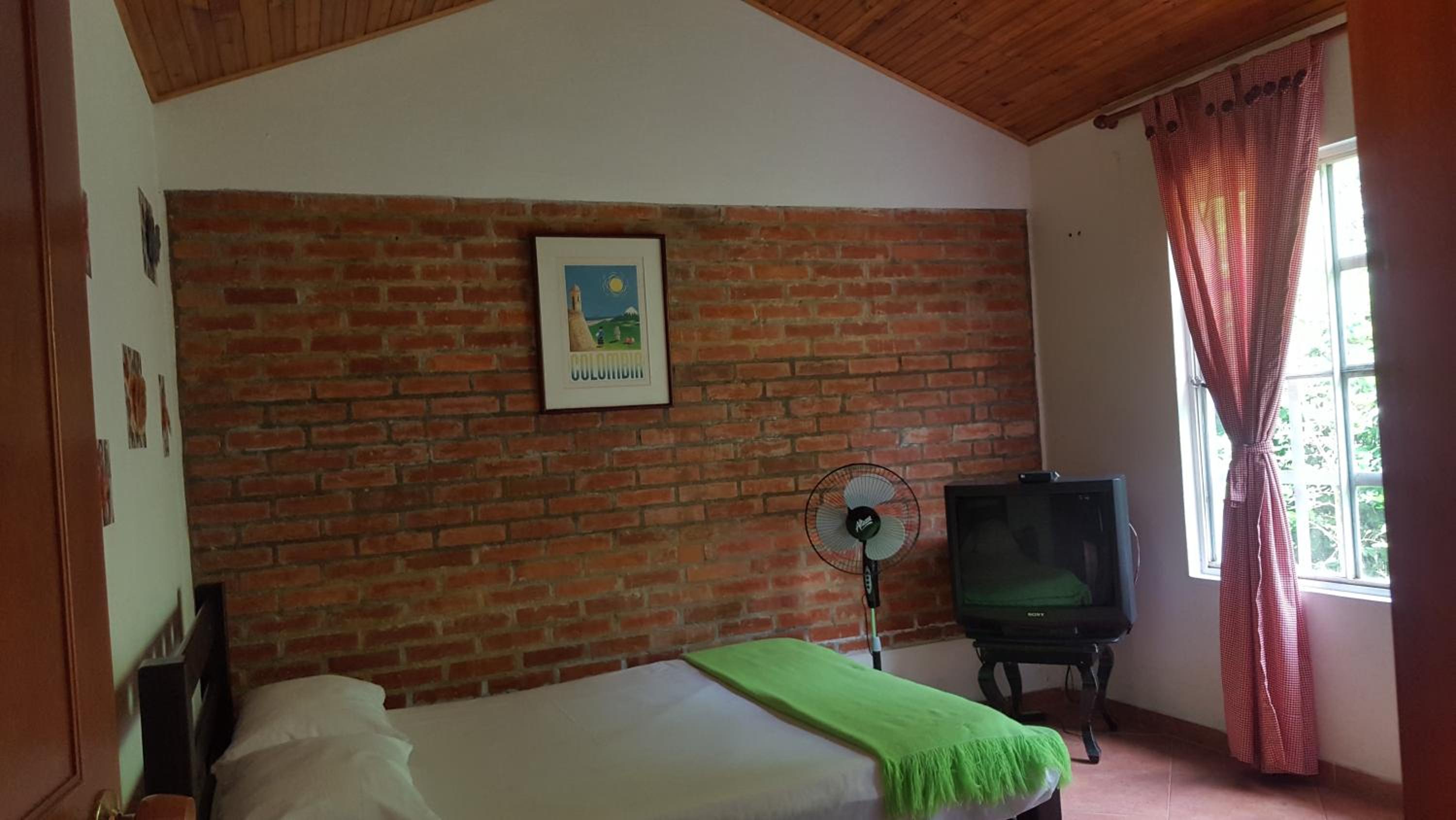 Family Room with Private Bathroom photo 1