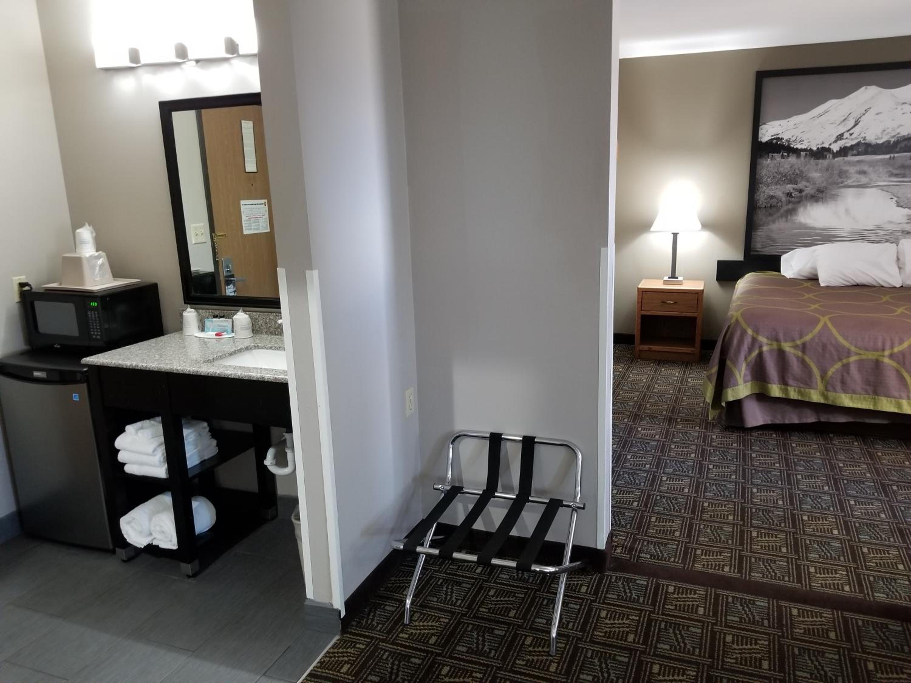 Studio King Suite - Non-Smoking - Photo 2
