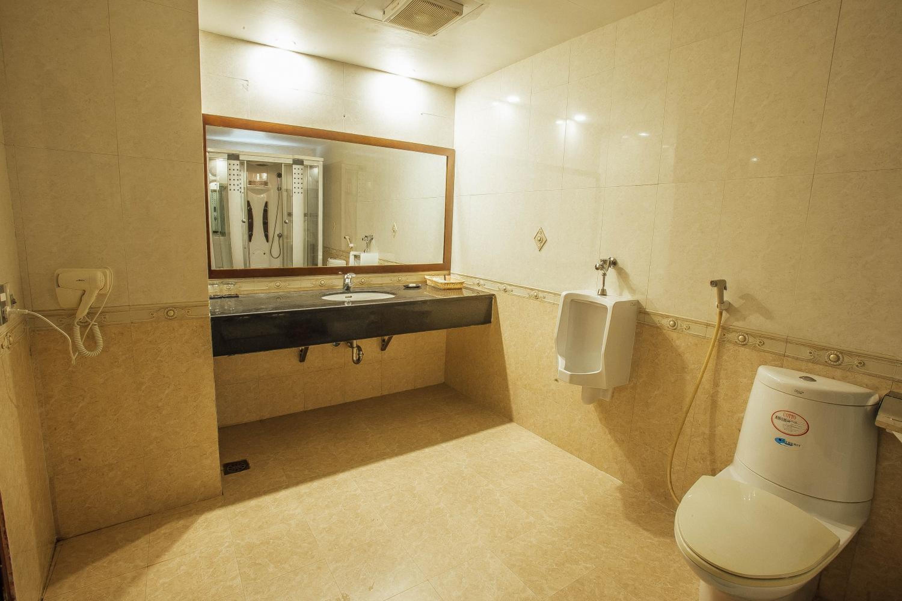 Executive Suite photo 2