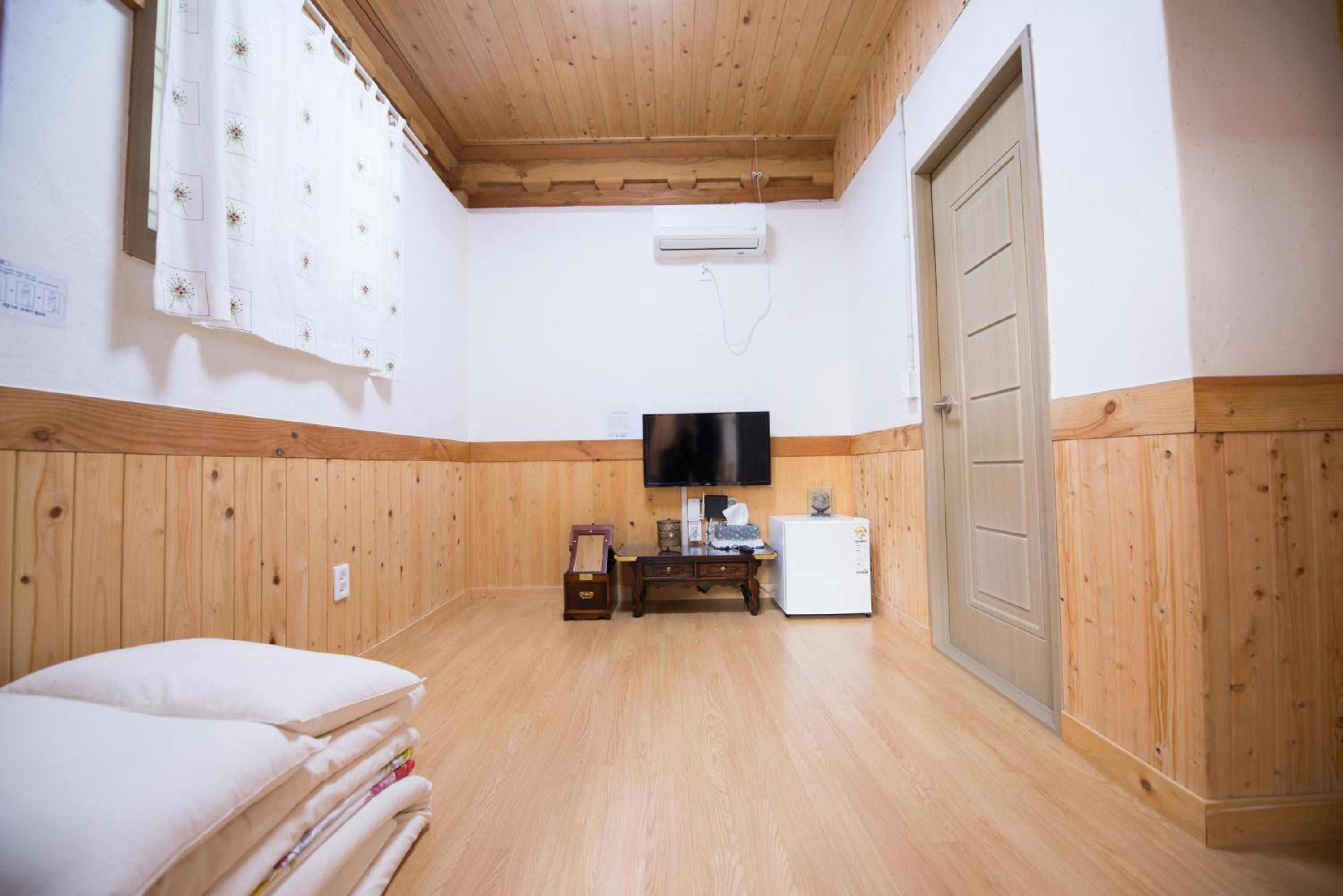 Double Room with Garden View - Photo 11