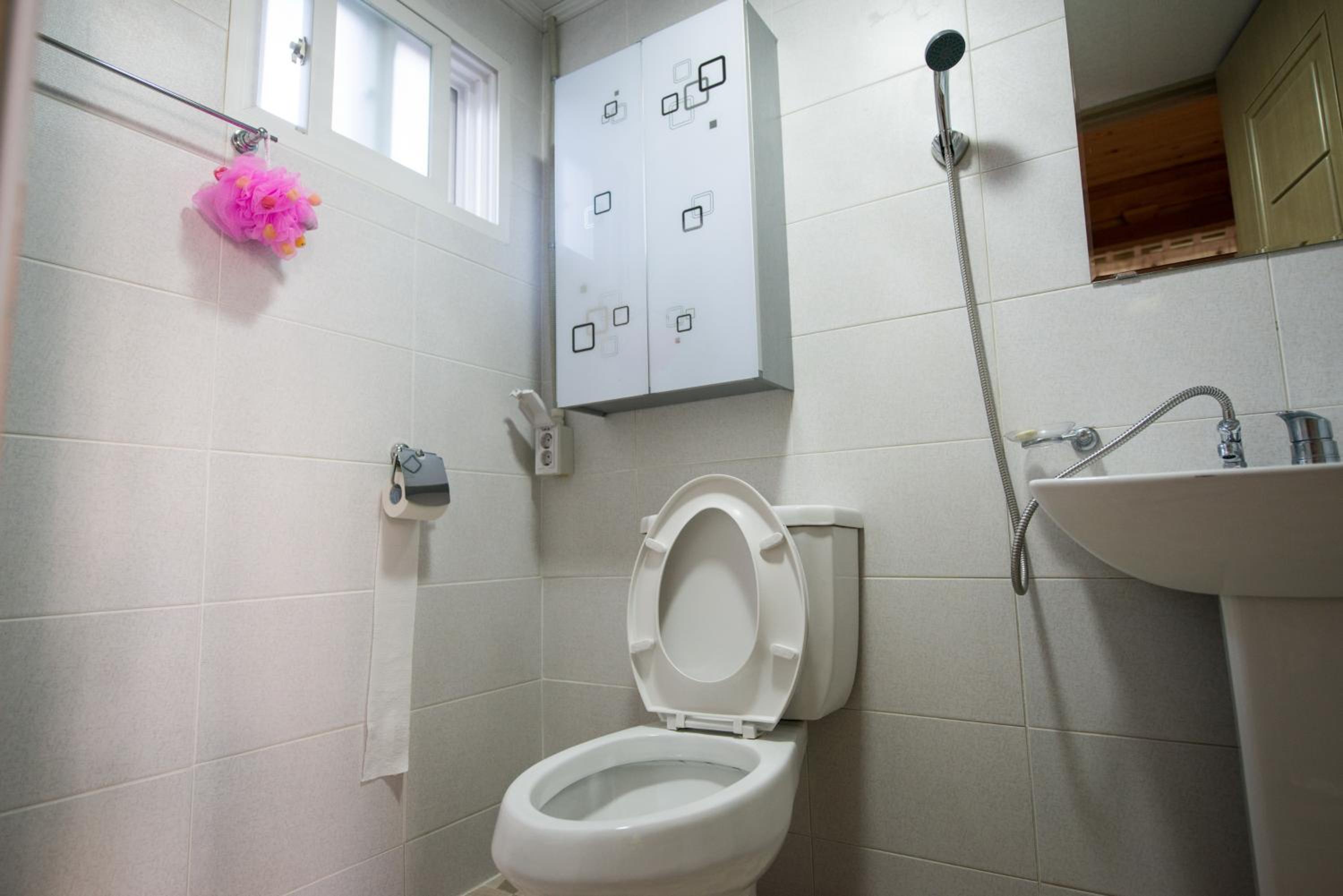Double Room with Garden View - Photo 8