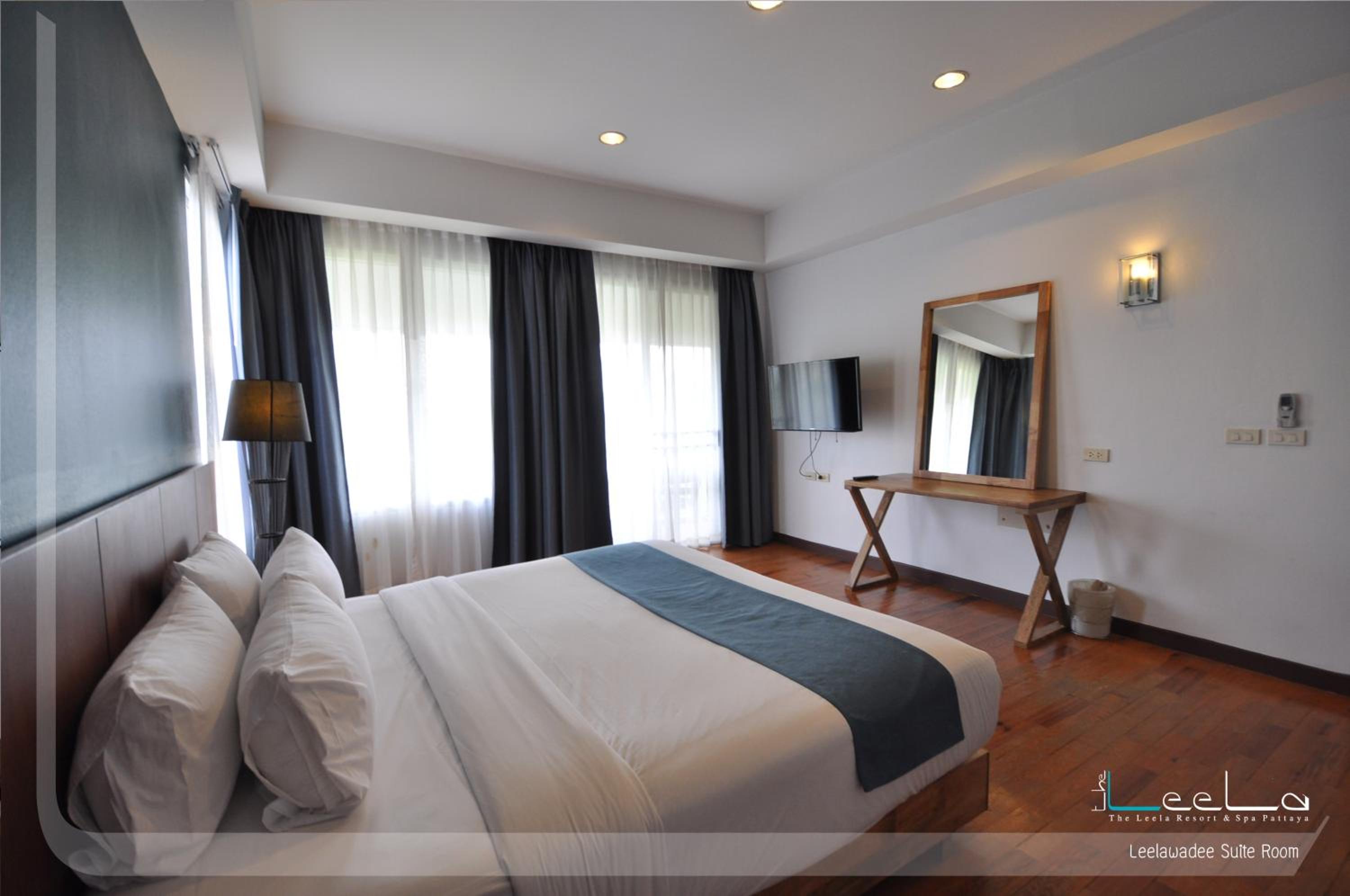 Twin Room with Shower