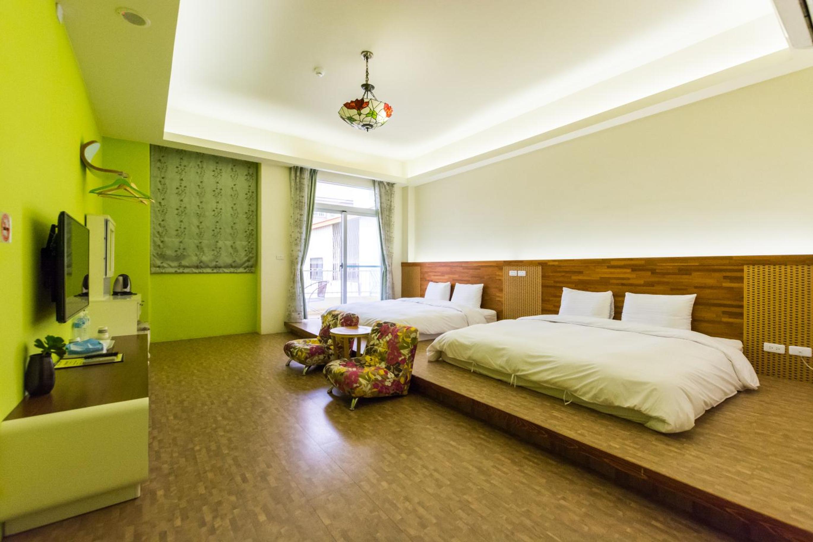 Quadruple Room with Balcony photo 3