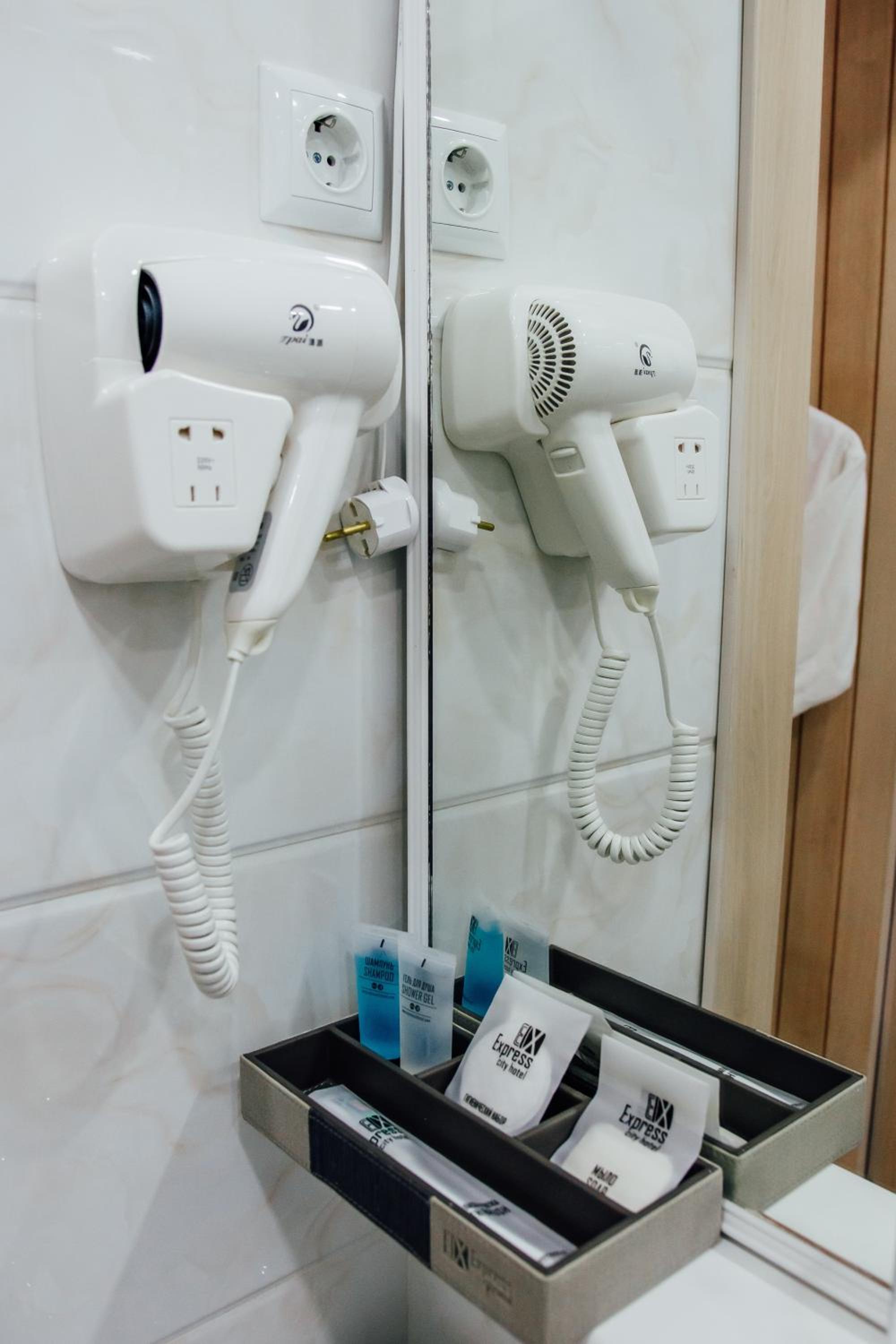Standard Double or Twin Room - Photo 1