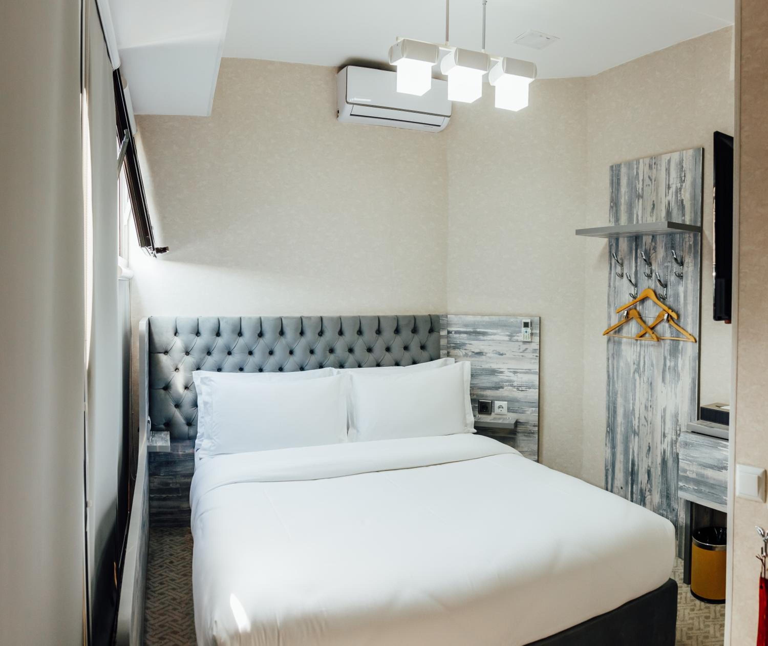 Standard Double or Twin Room - Photo 3