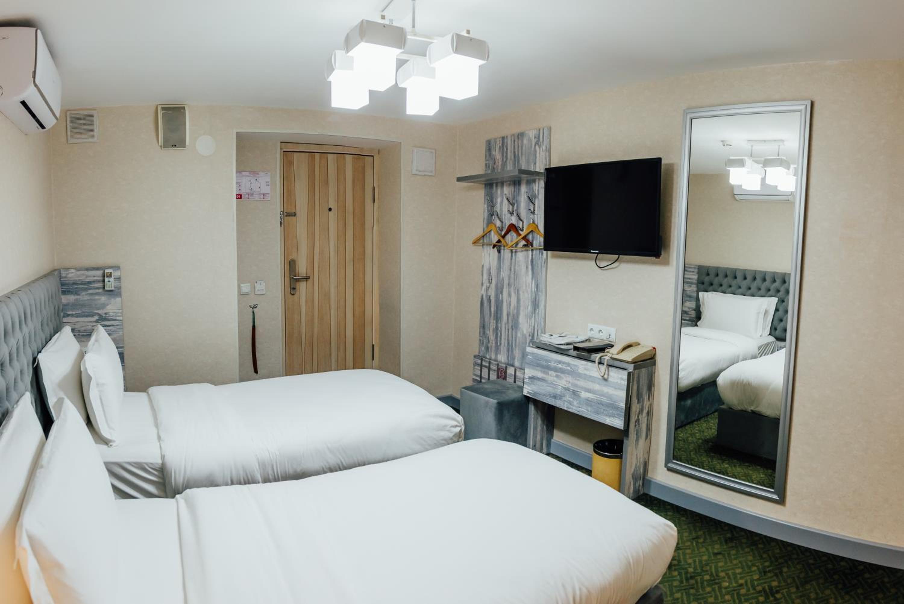 Standard Double or Twin Room - Photo 4