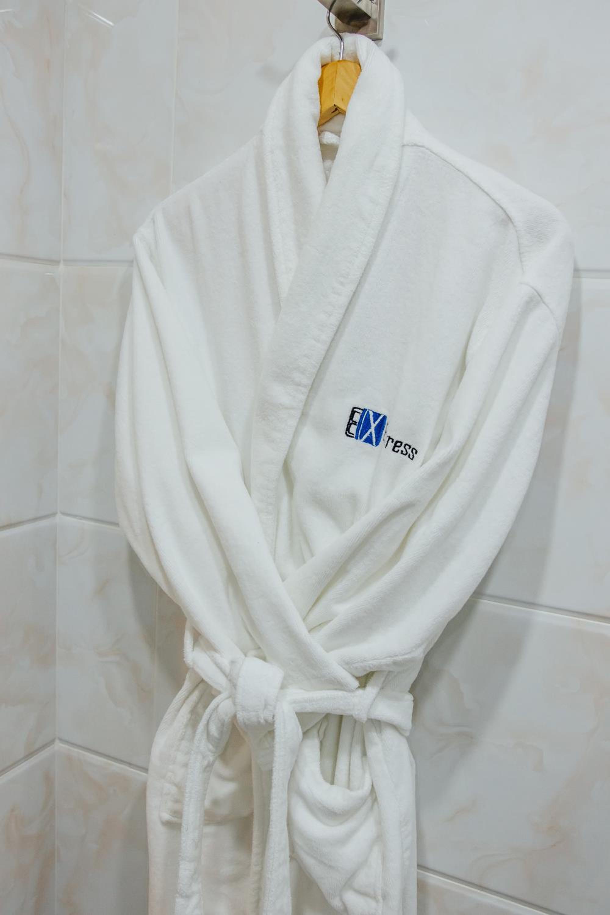 Standard Double or Twin Room - Photo 9