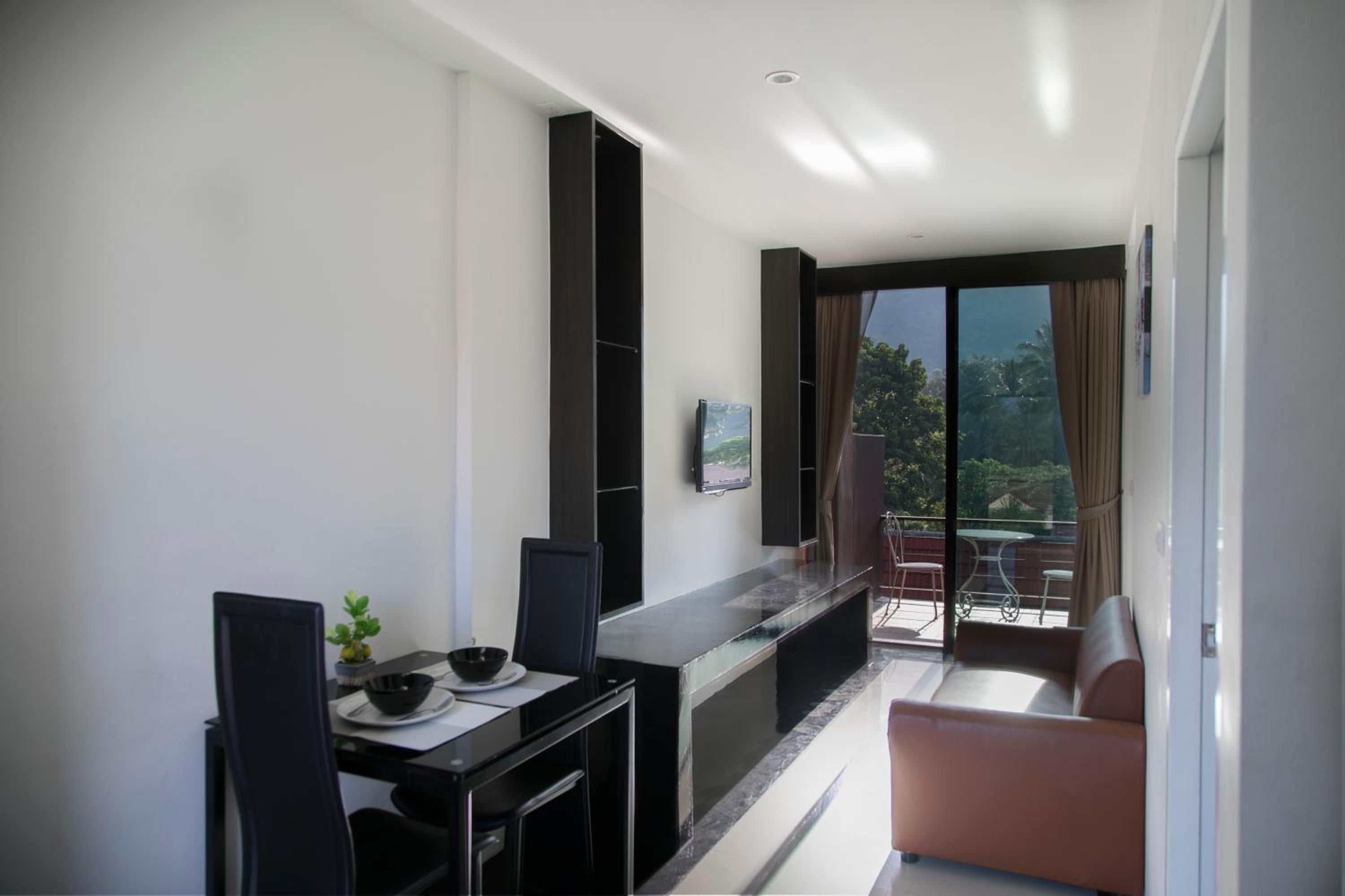 Studio with Kitchenette - Photo 6