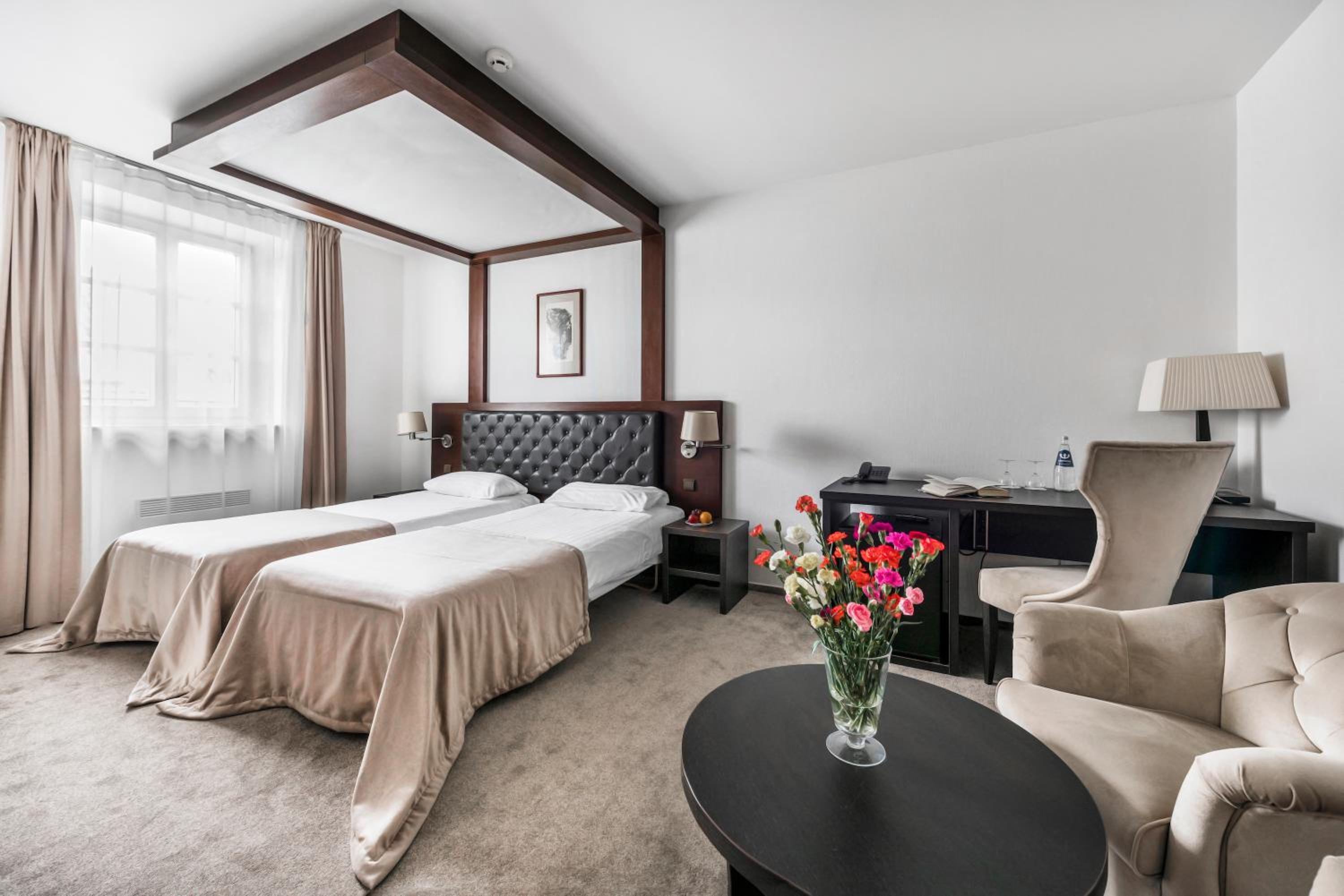 Standard Twin Room - Photo 1