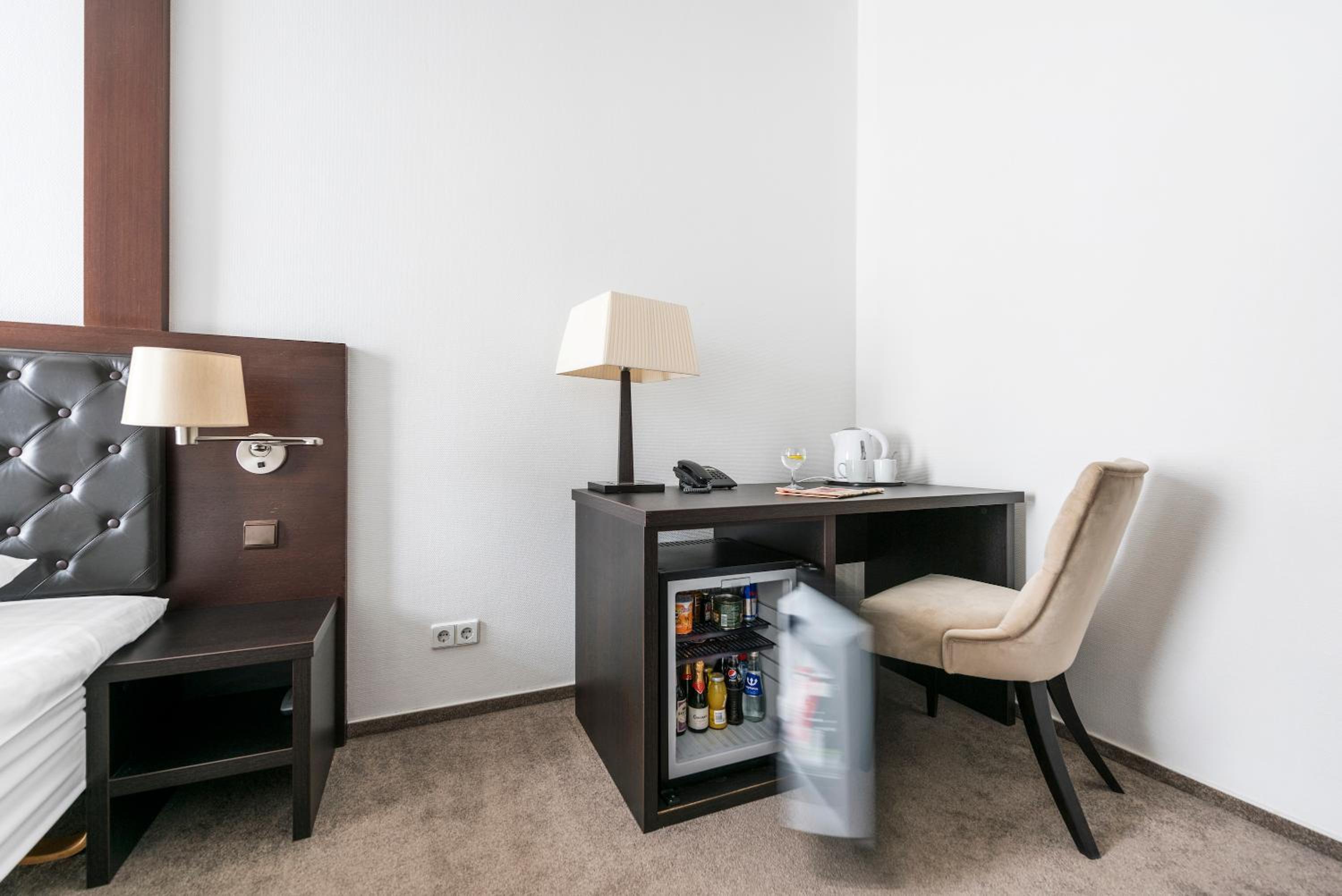 Standard Double Room - Photo 3