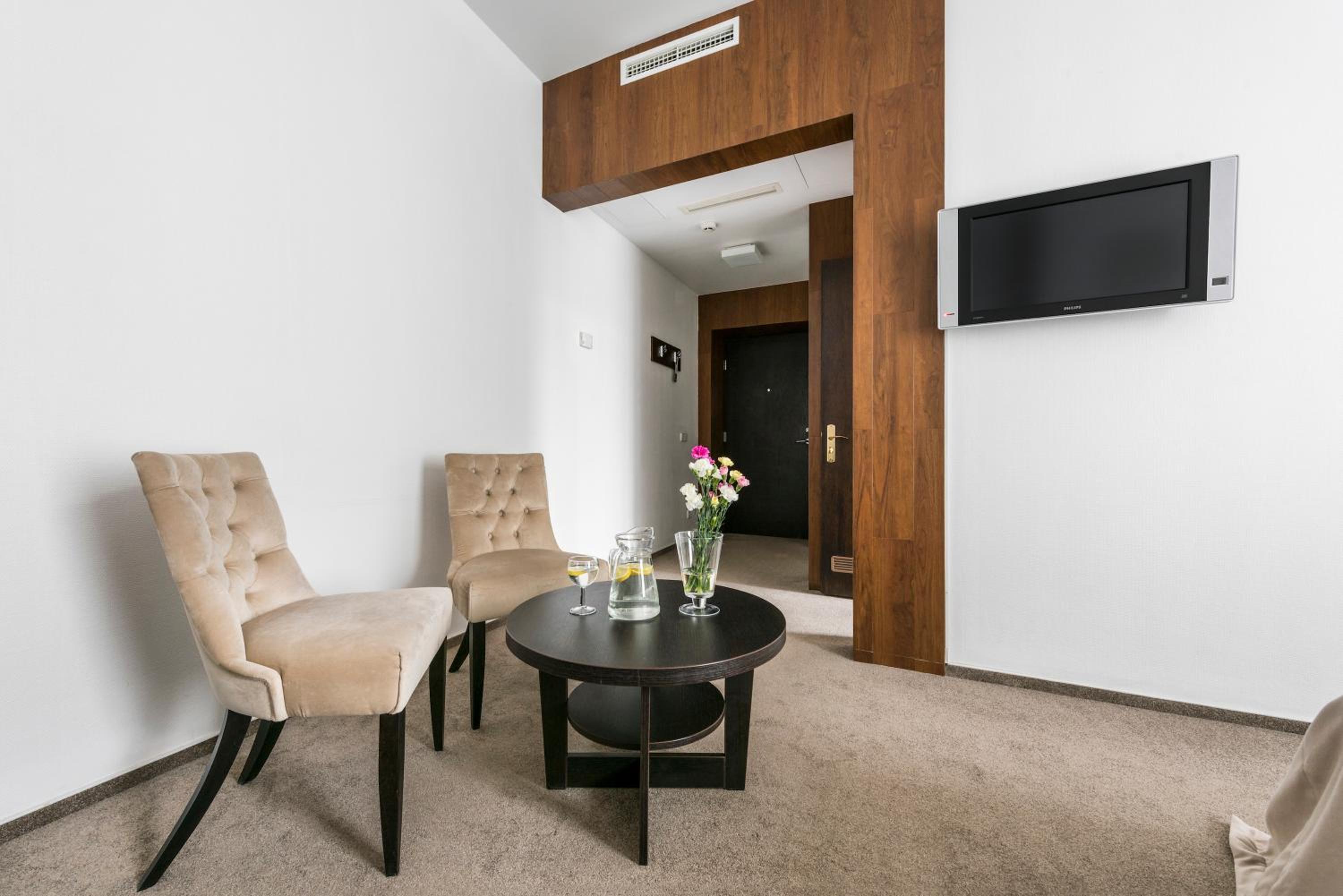 Standard Double Room - Photo 5