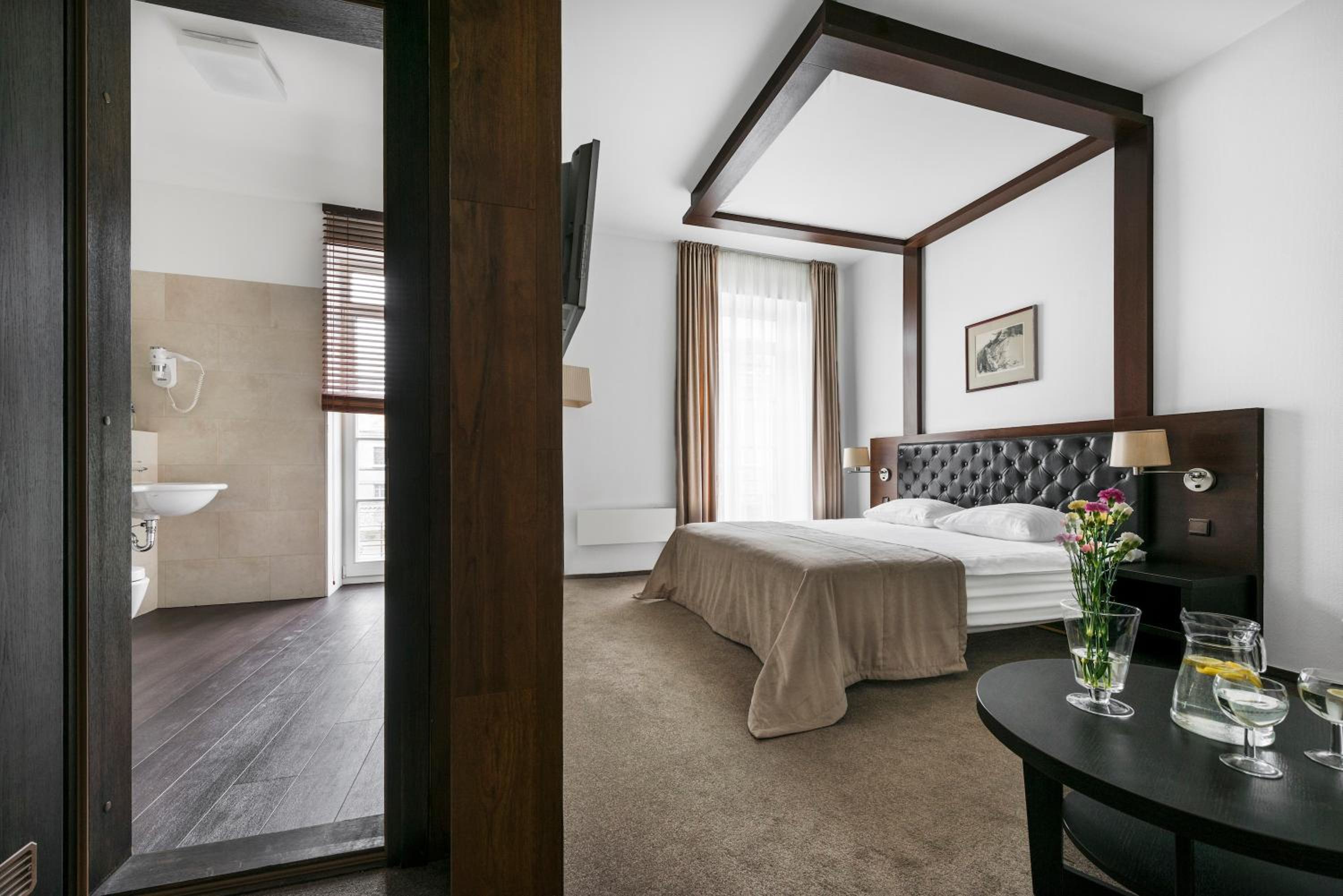 Standard Double Room - Photo 4