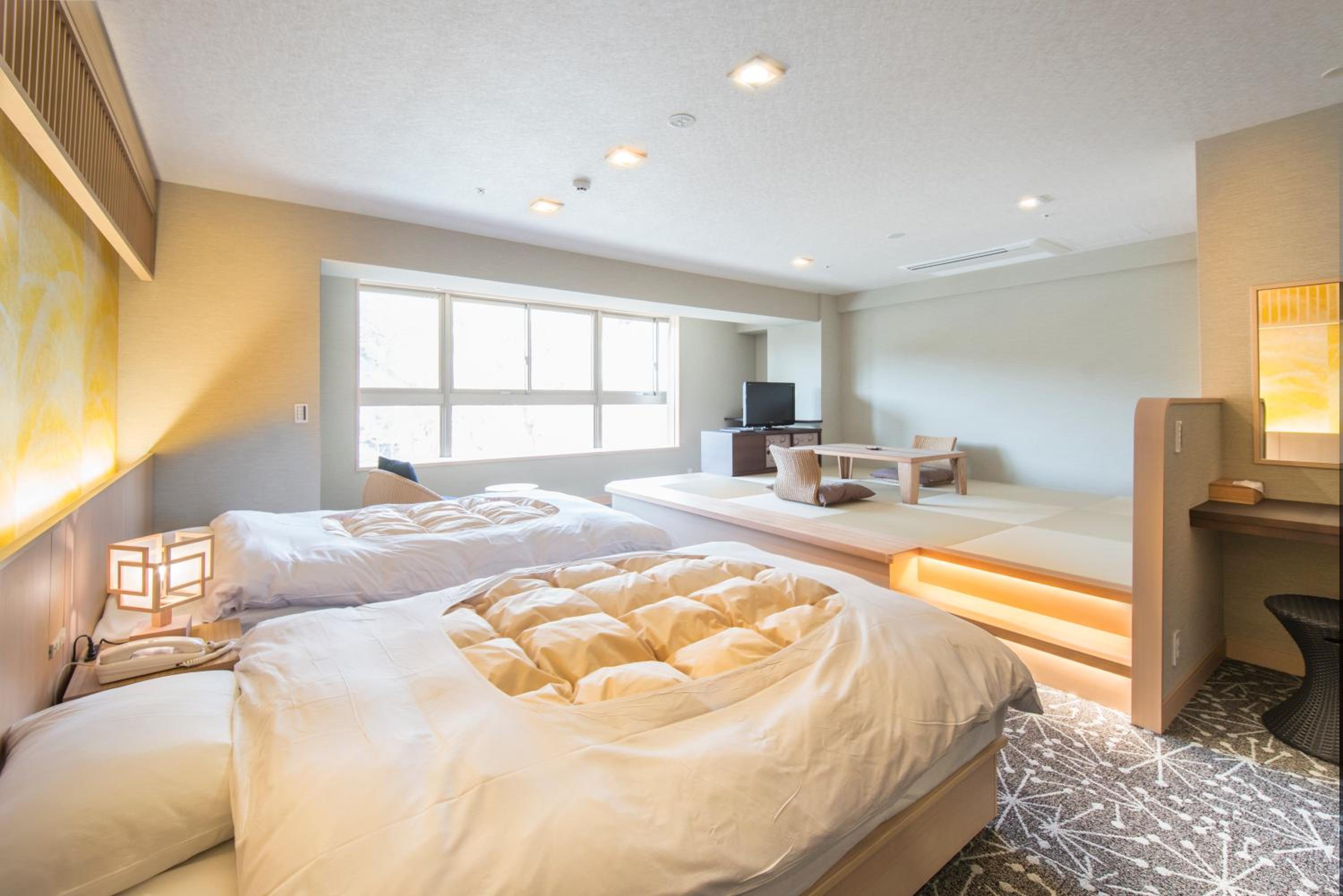 Renovated Twin Room with Tatami Area - New Building