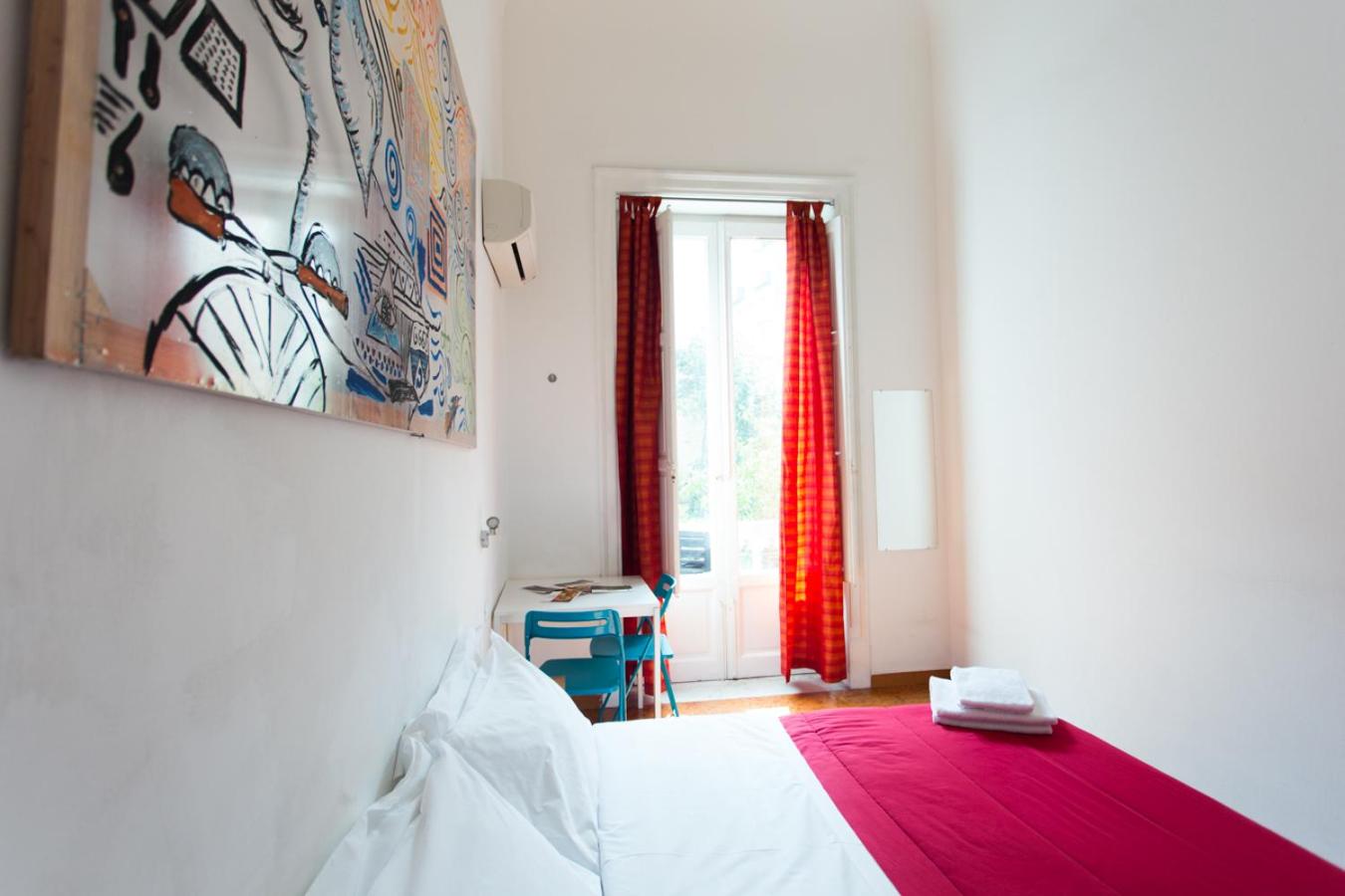 Double Room with Private External Bathroom photo 2
