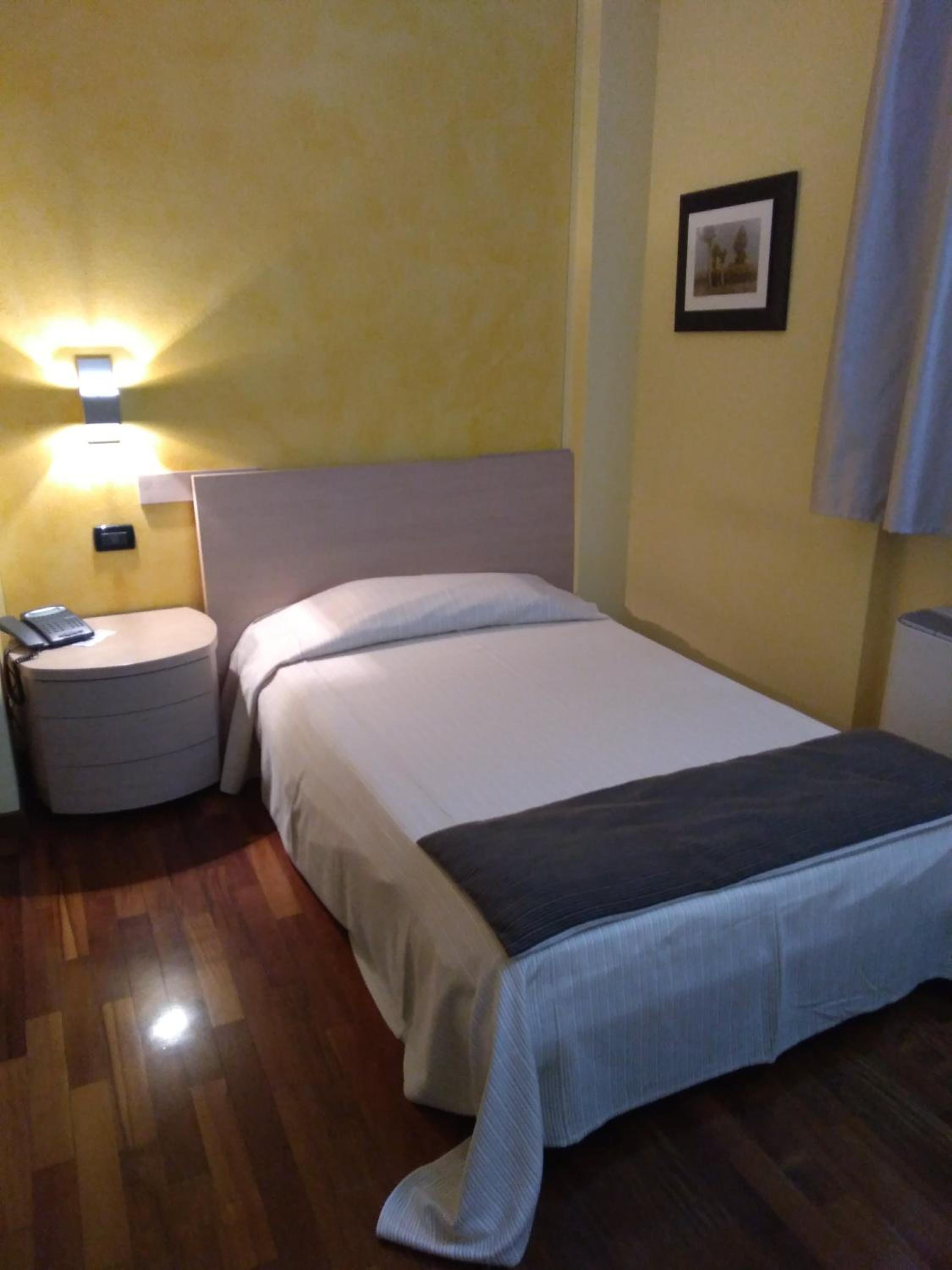 Single Room photo 1