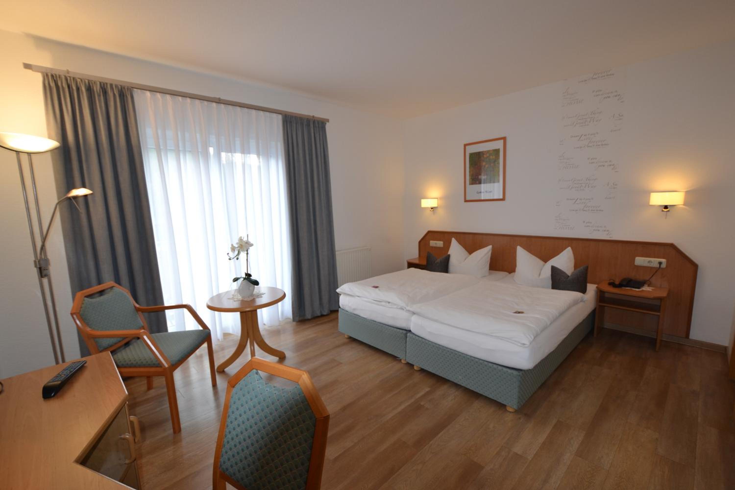 Twin Room with Balcony - Photo 1