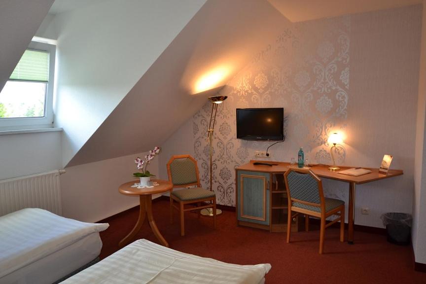Twin Room - Photo 1