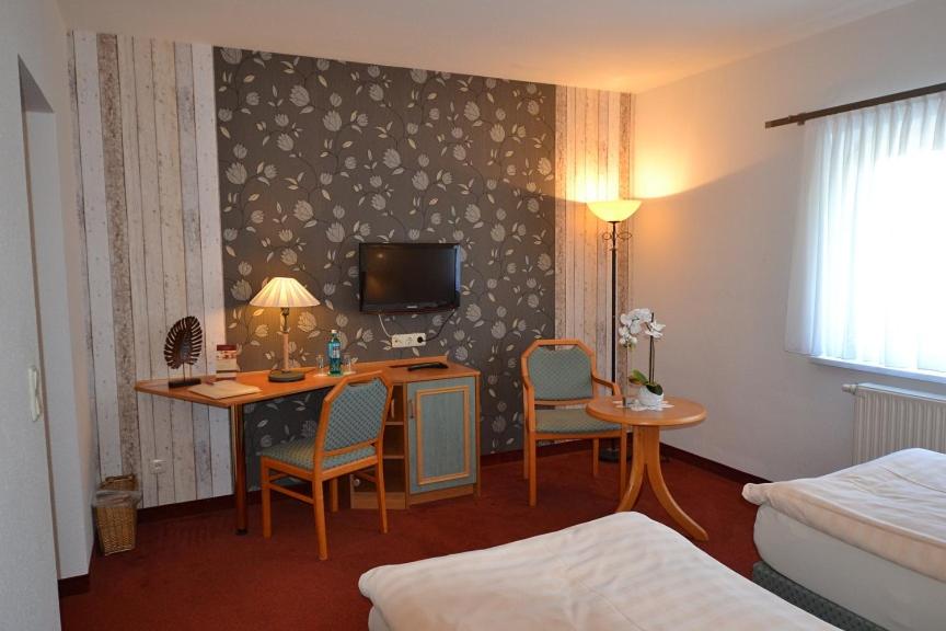 Twin Room - Photo 2