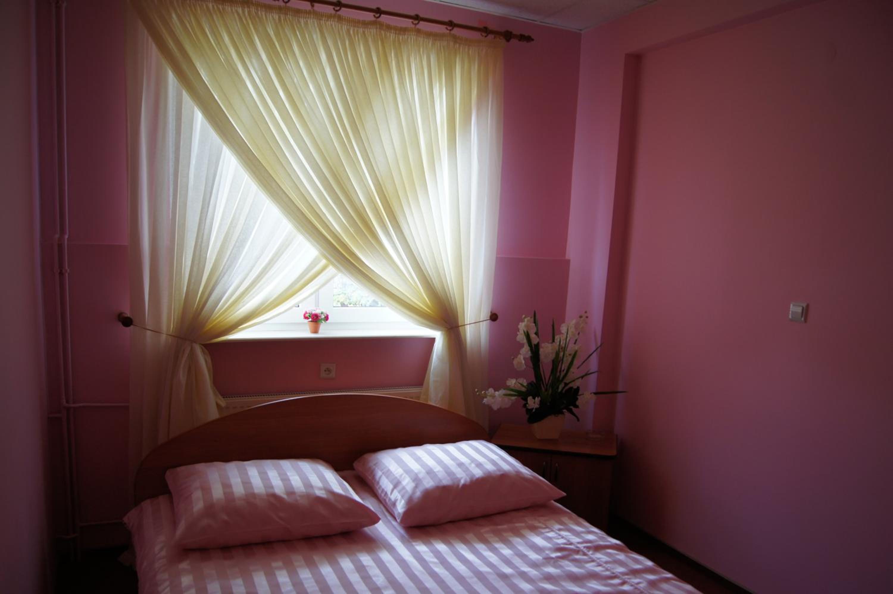 Double or Twin Room - Photo 6