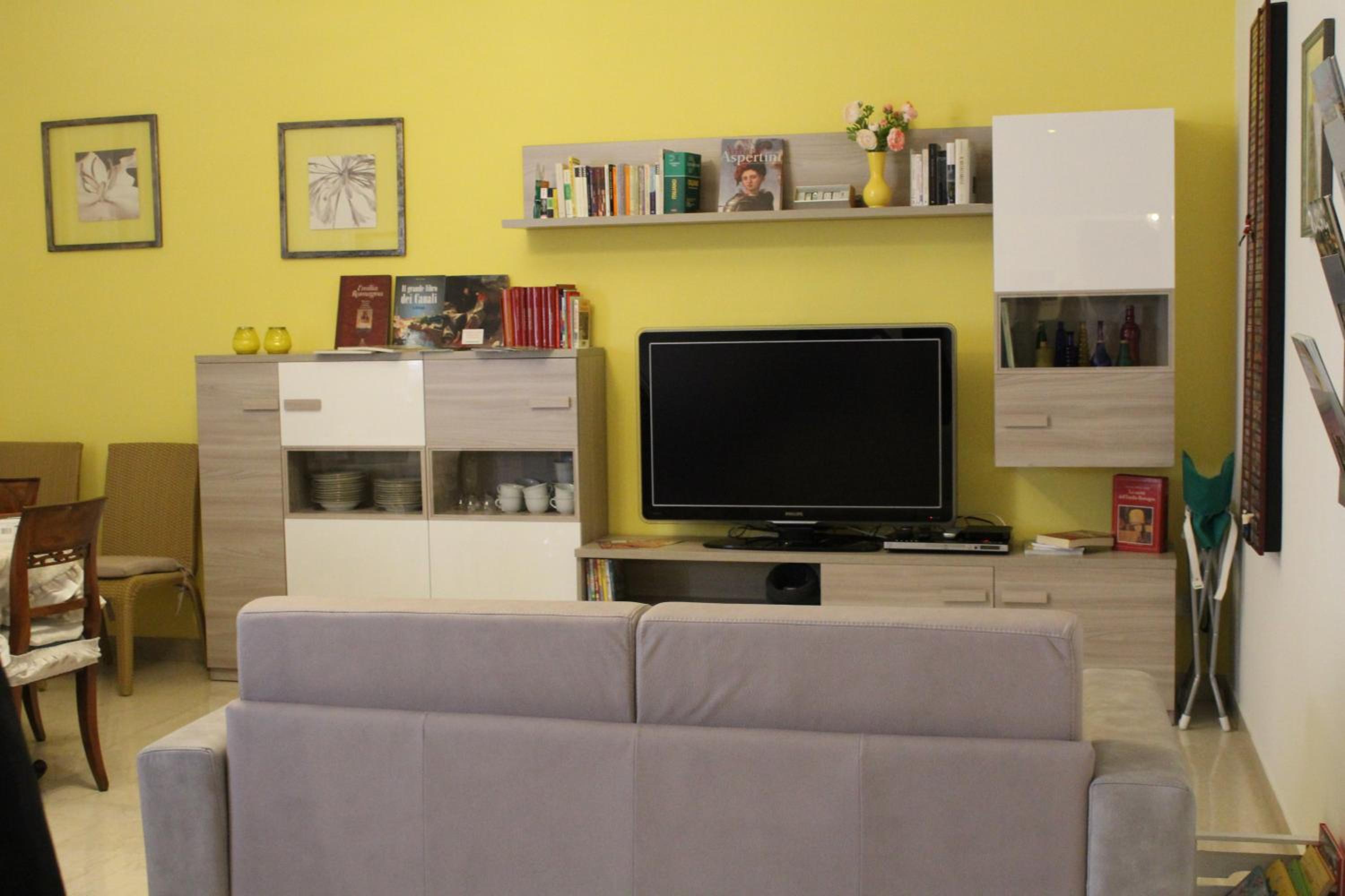 Two-Bedroom Apartment - Photo 26