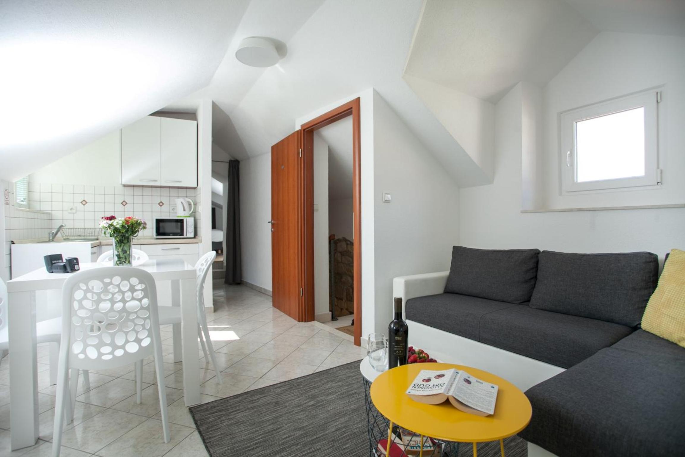 Apartment (2 to 4 Adults) - Photo 10