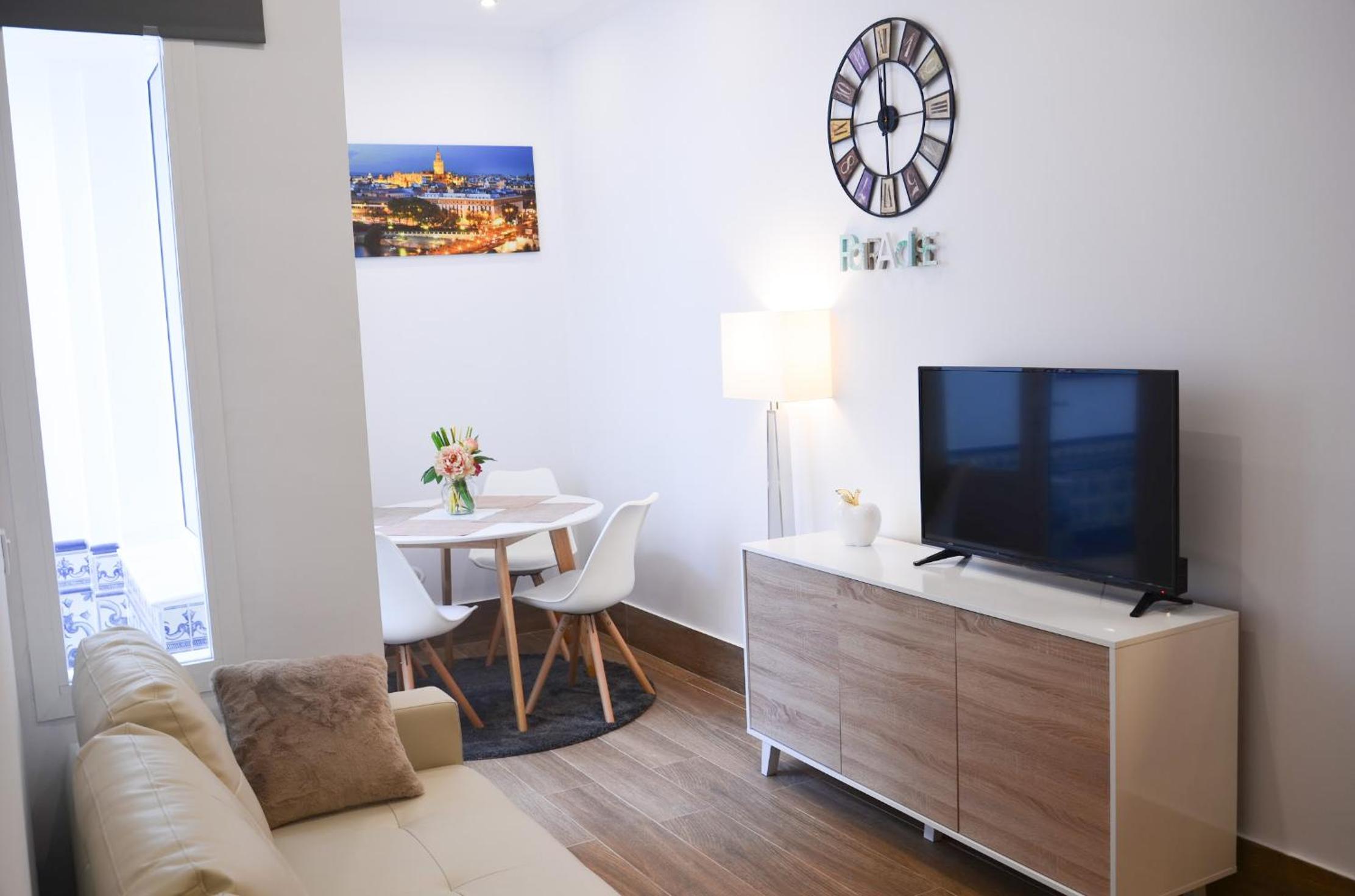 Deluxe Apartment - Photo 8