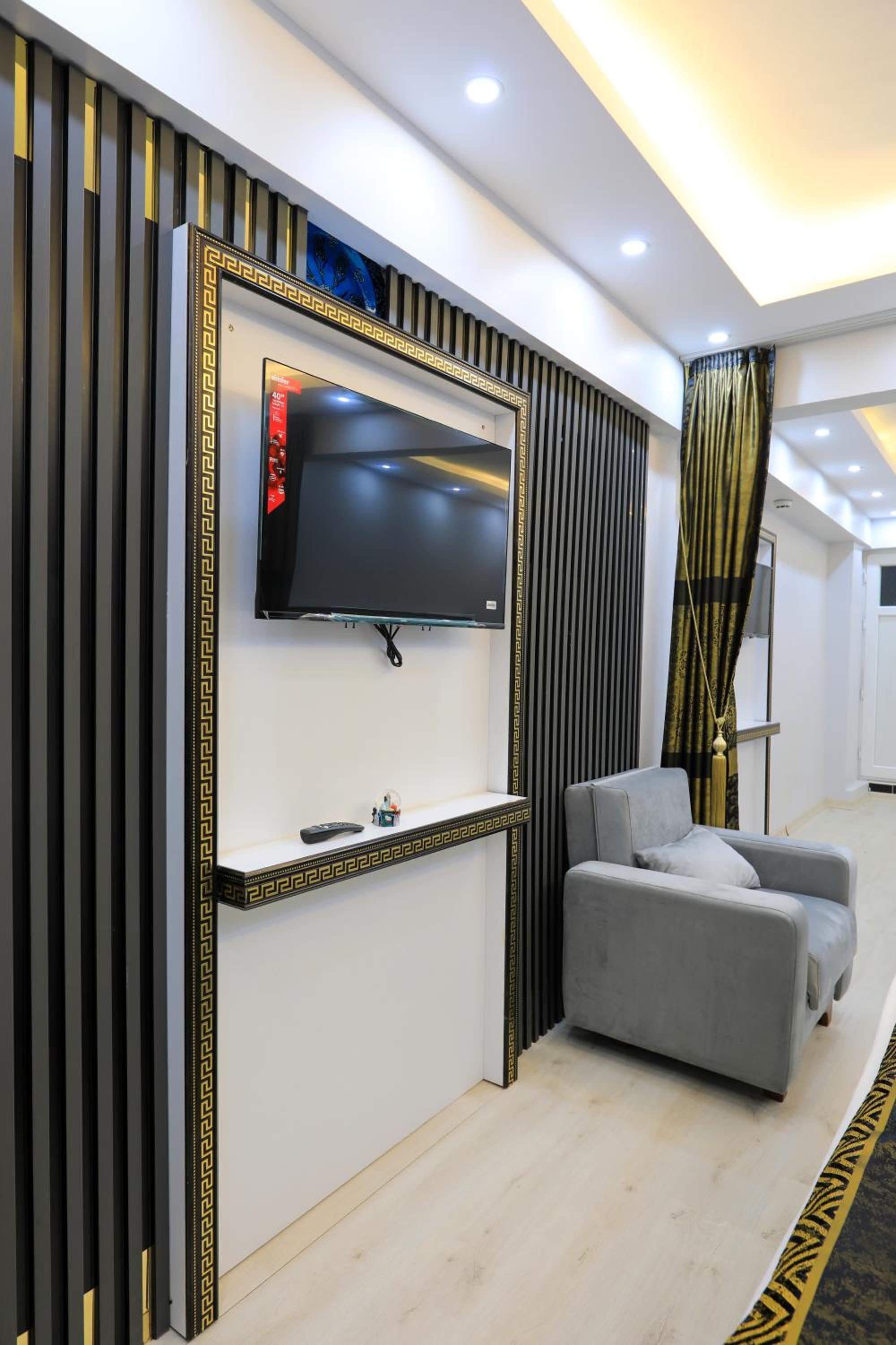 Triple Room with Private Bathroom photo 3